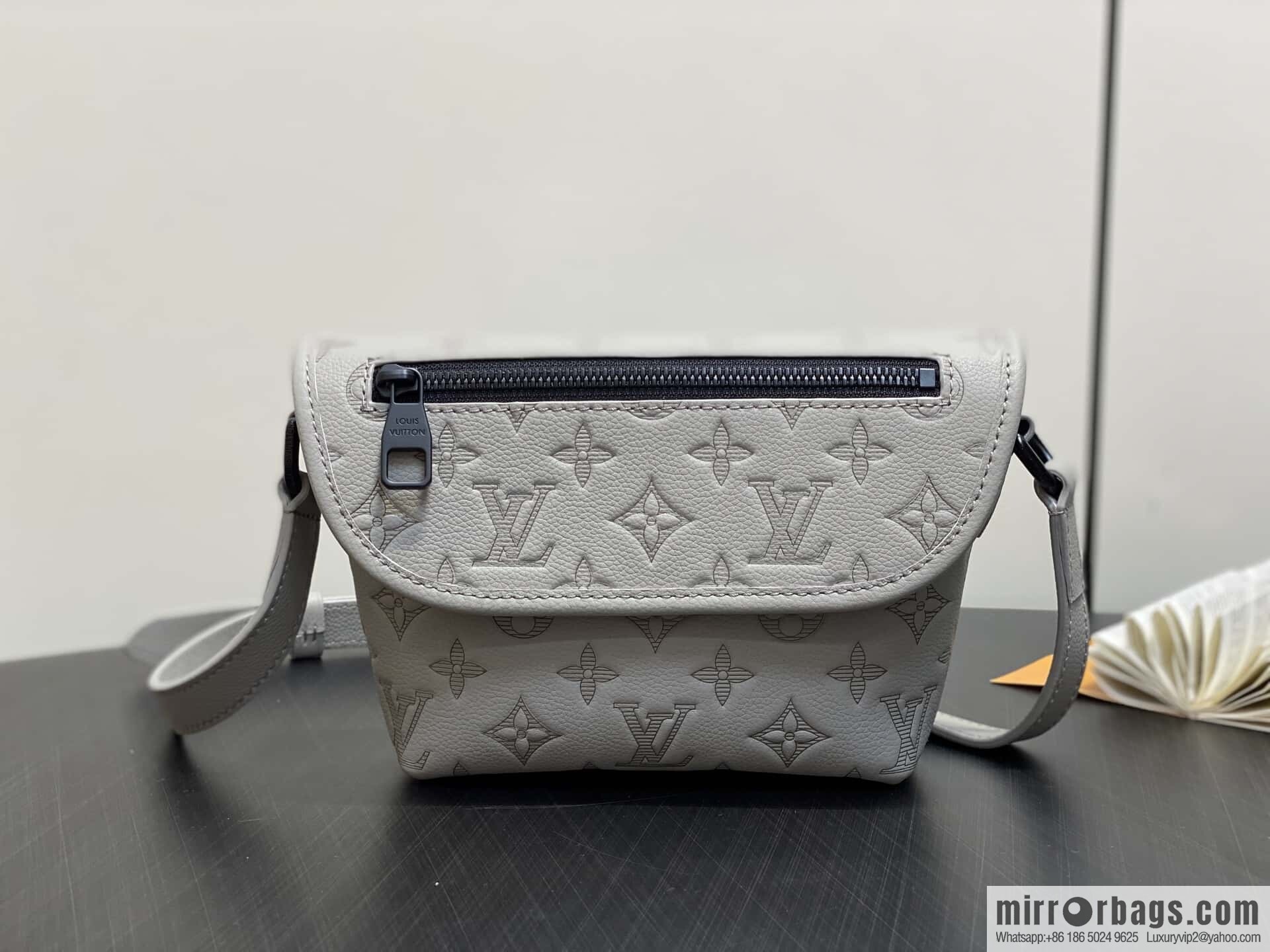 [Boutique‑grade] M14794 gray, full leather embossed men's bag messenger bag Pulse mini handbag