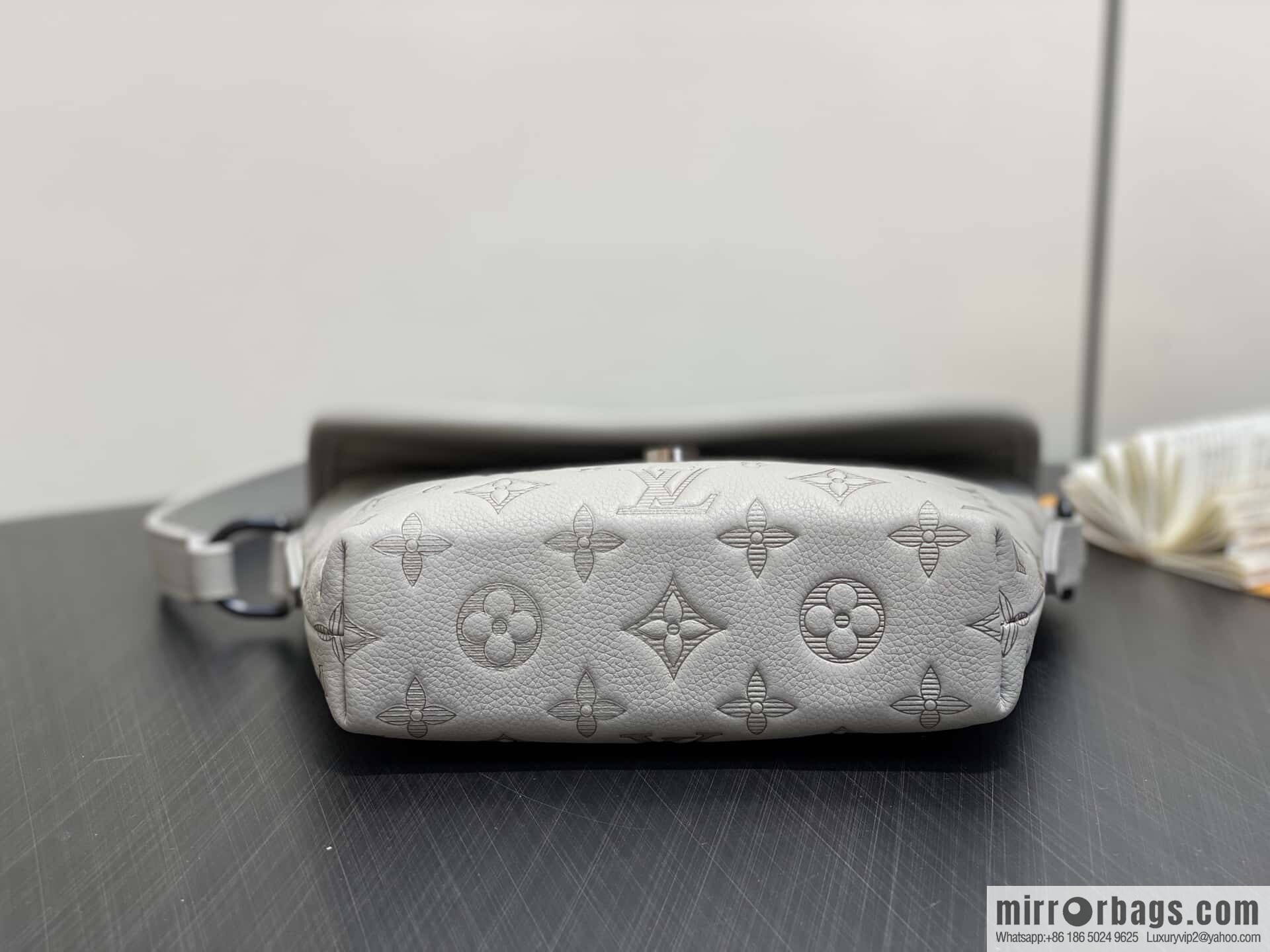 [Boutique‑grade] M14794 gray, full leather embossed men's bag messenger bag Pulse mini handbag