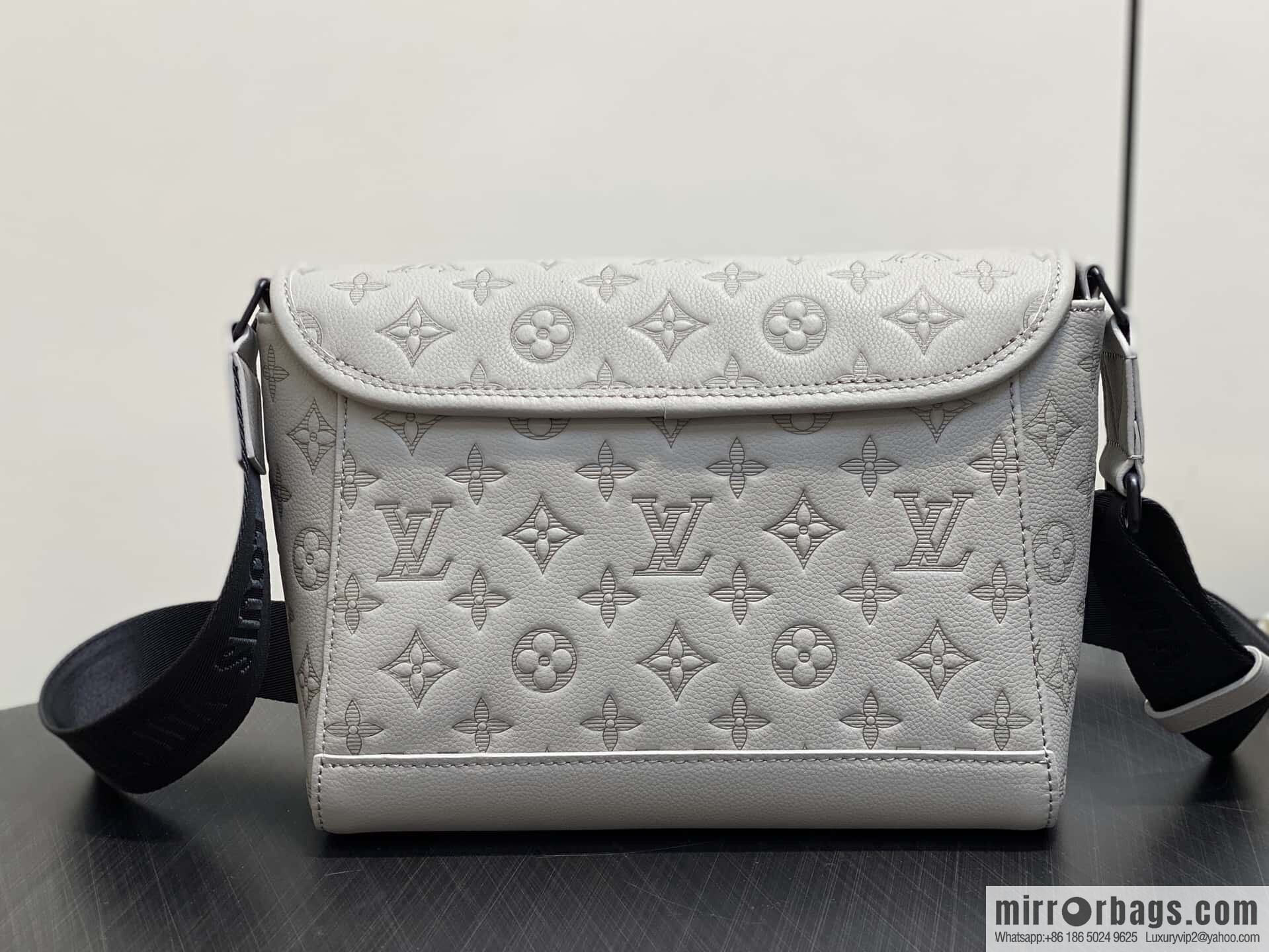 [Boutique‑grade] M14912 gray, full leather embossed men's bag messenger bag Pulse messenger bag