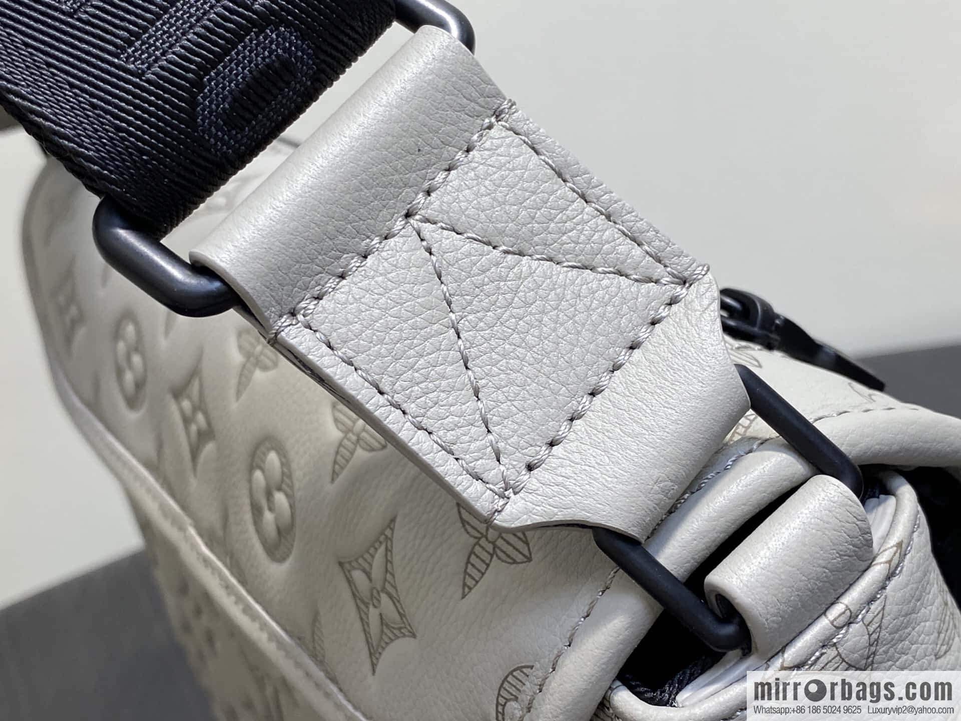 [Boutique‑grade] M14912 gray, full leather embossed men's bag messenger bag Pulse messenger bag