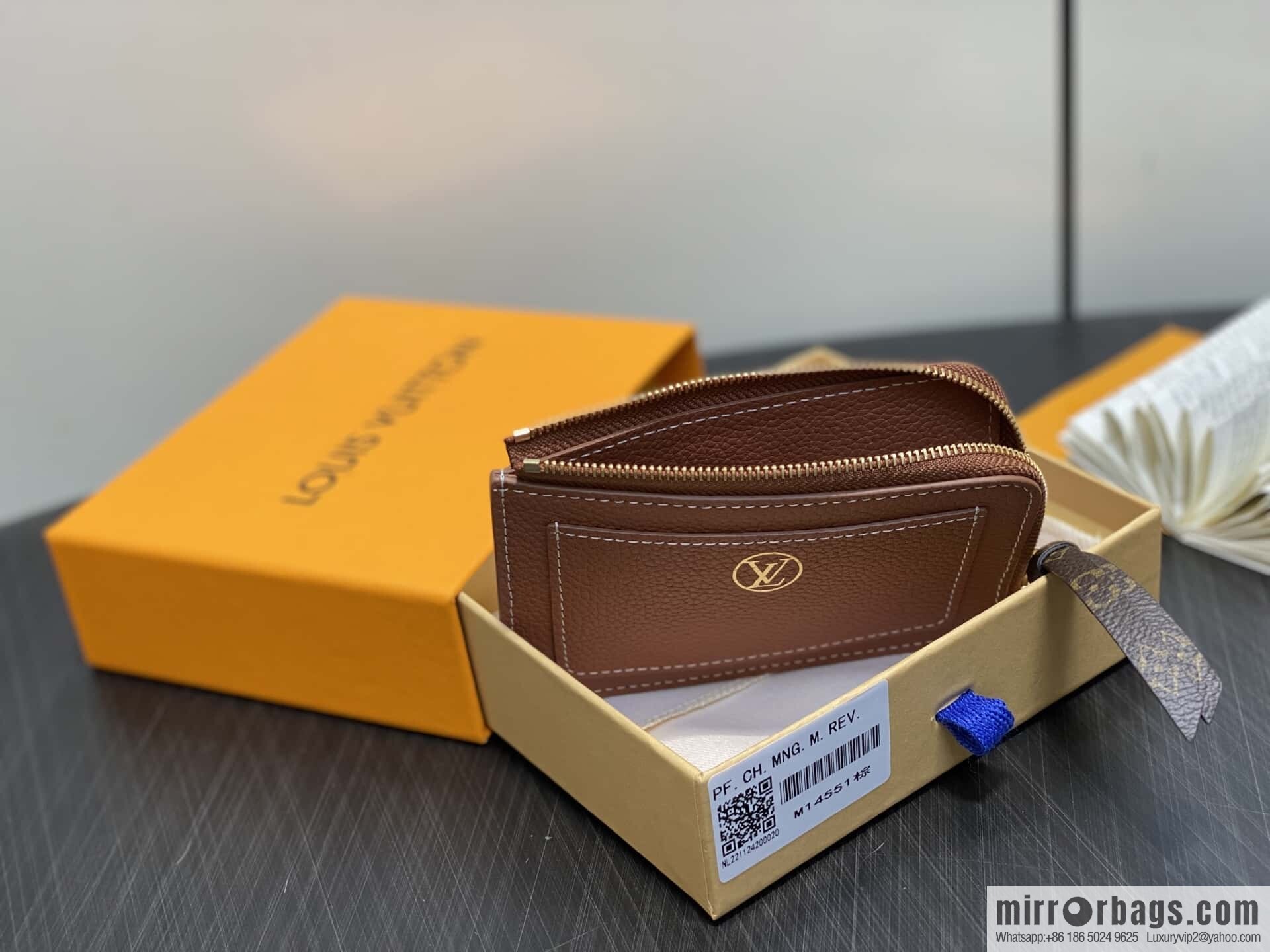 [Boutique‑grade] M14551 brown, full leather card bag change bag, new LOW KEY zipper card clip M14550 black