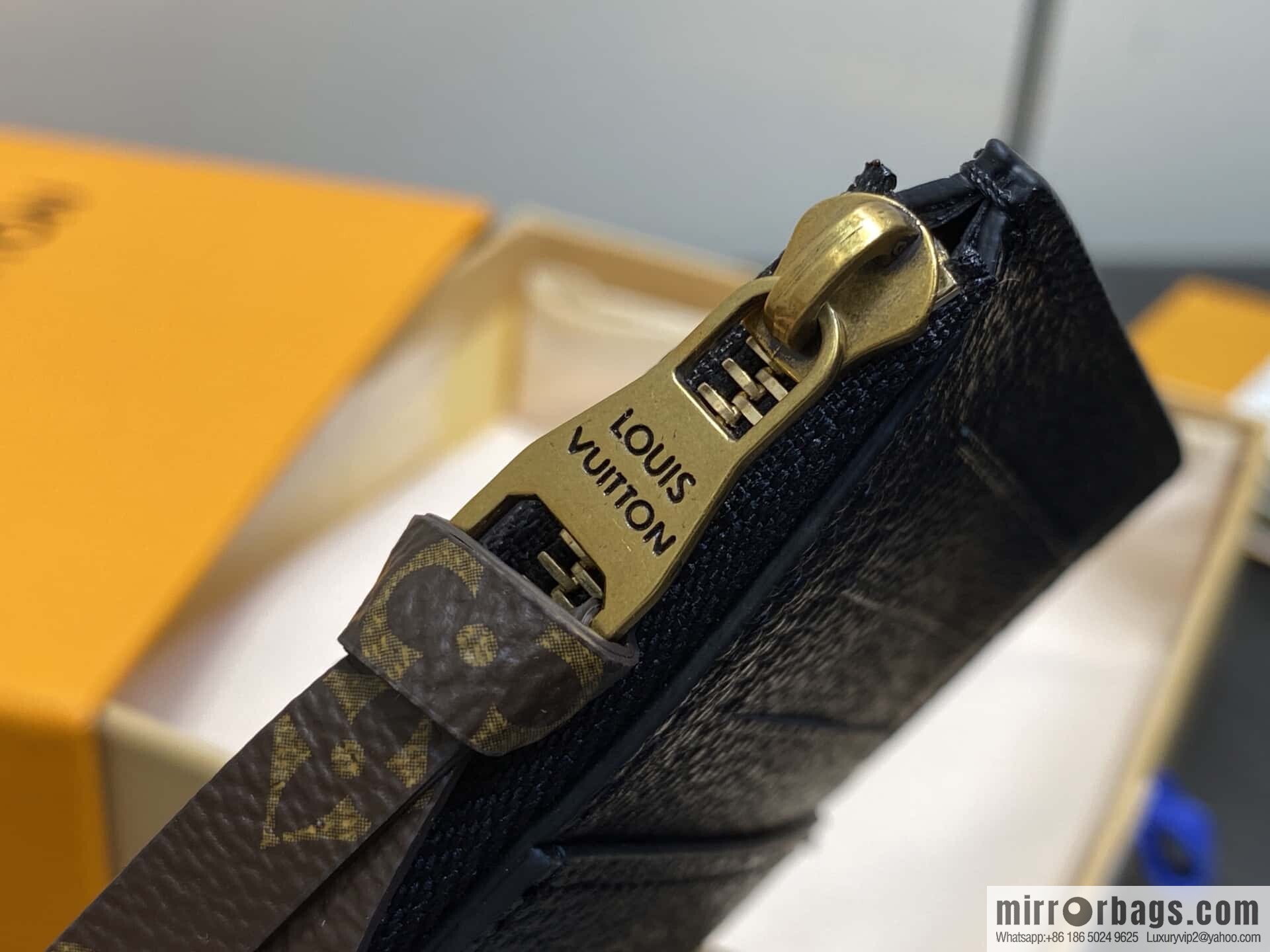 [Boutique‑grade] M14550 black, full leather card bag change bag, the new LOW KEY zipper card clip of the season M14551 brown