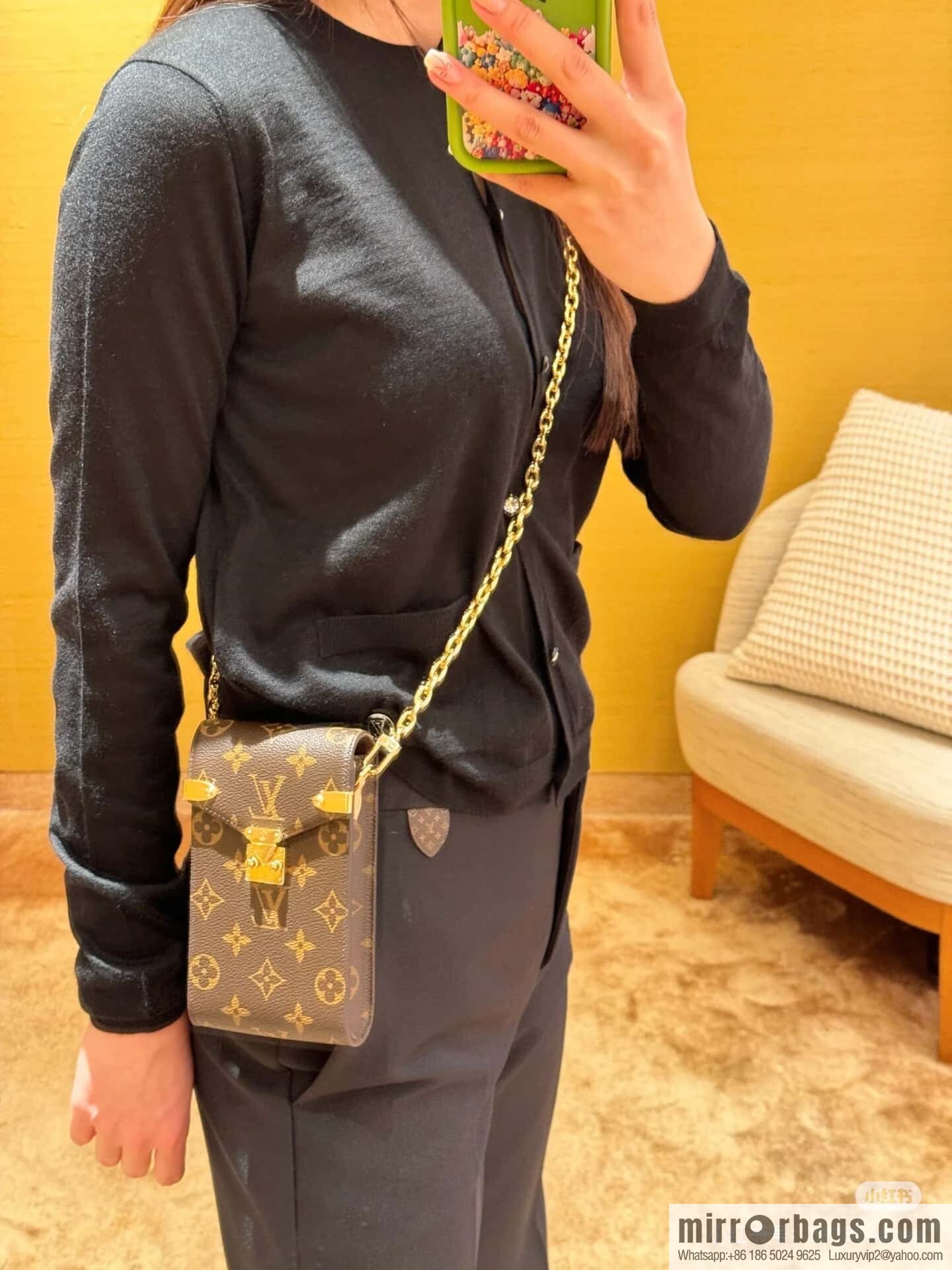 [Boutique‑grade] M13572 presbyopia, mobile phone bag chain bag, the new MÉTIS mobile phone bag of the season