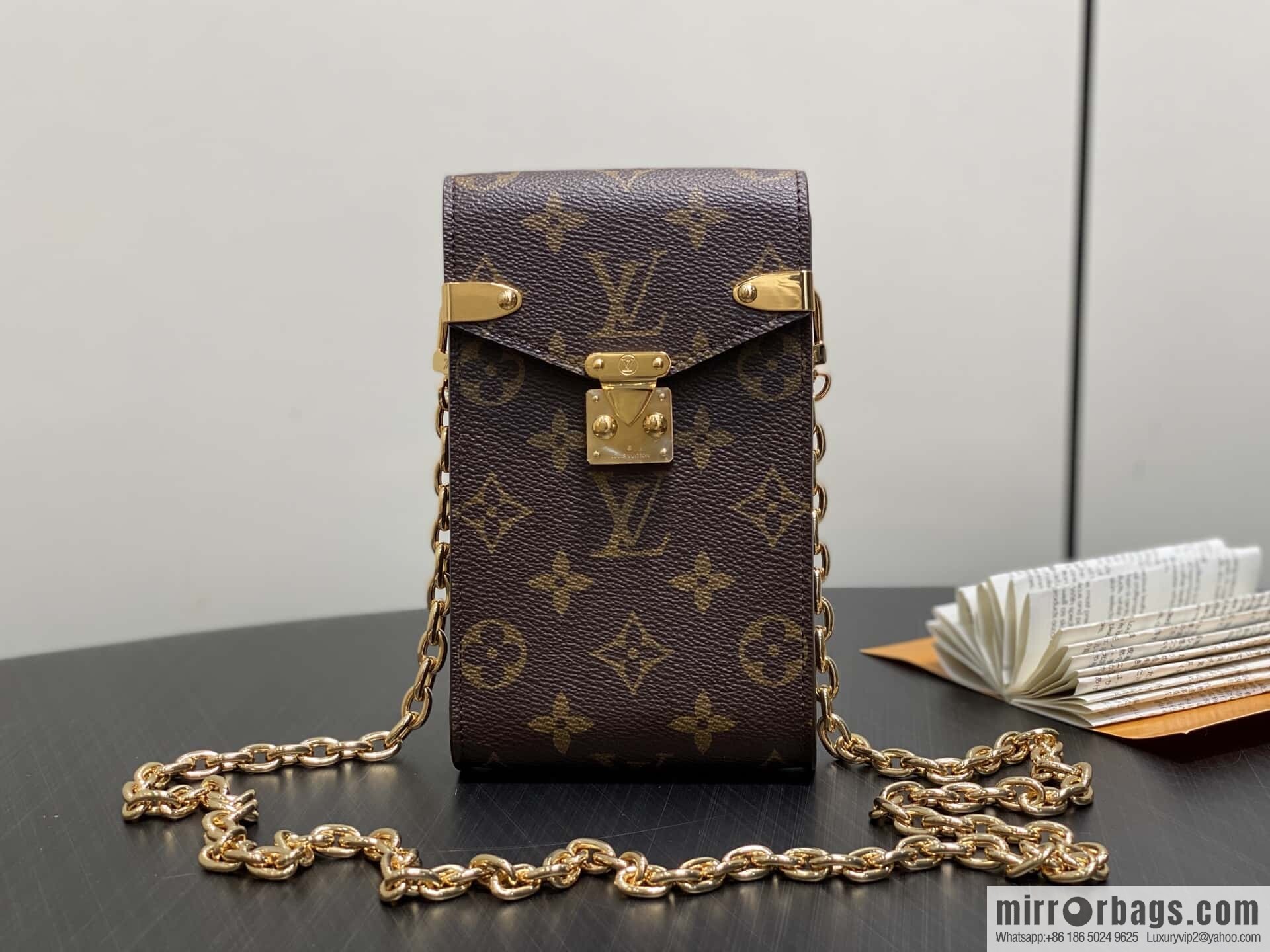 [Boutique‑grade] M13572 presbyopia, mobile phone bag chain bag, the new MÉTIS mobile phone bag of the season