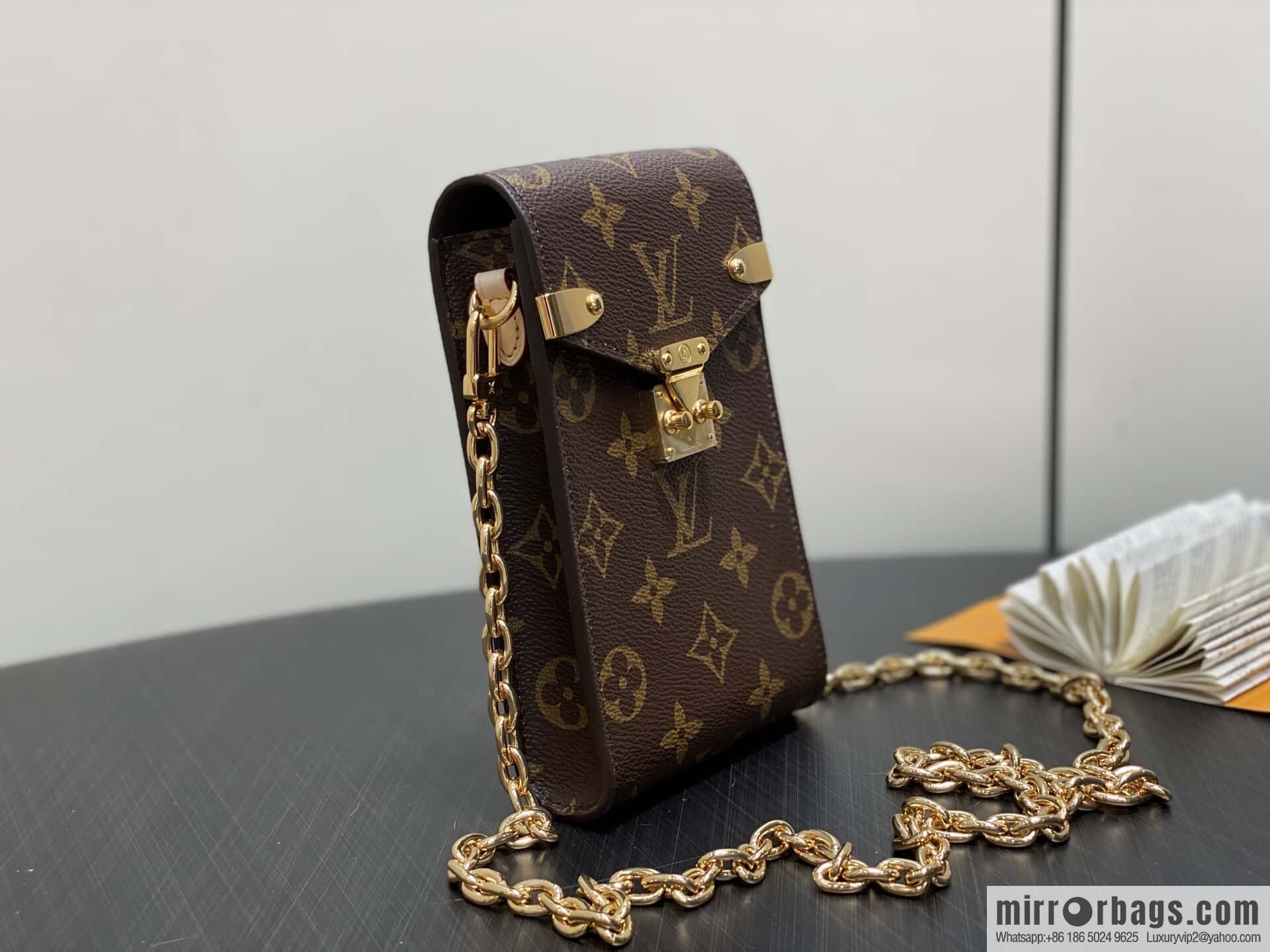 [Boutique‑grade] M13572 presbyopia, mobile phone bag chain bag, the new MÉTIS mobile phone bag of the season