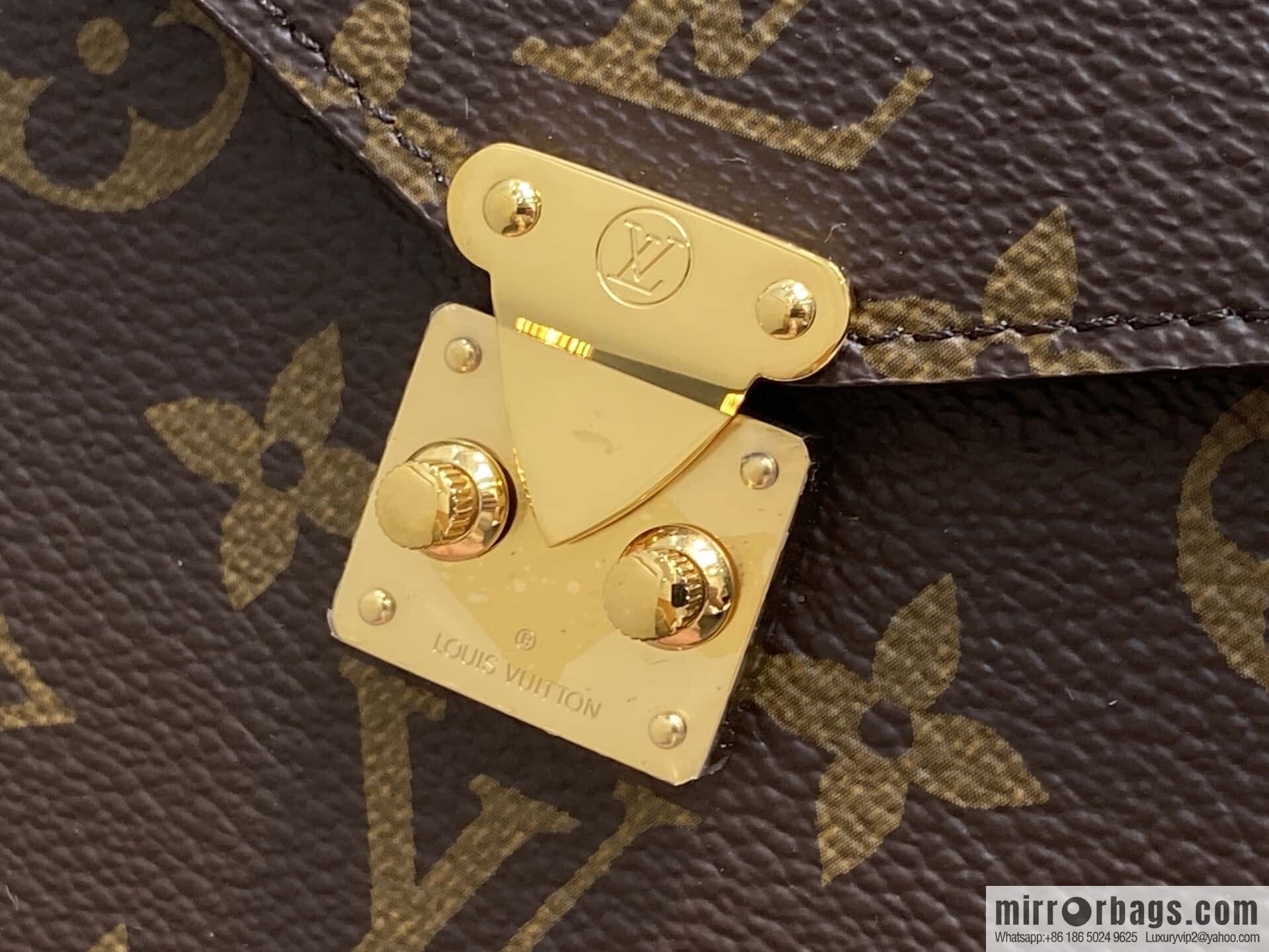 [Boutique‑grade] M13572 presbyopia, mobile phone bag chain bag, the new MÉTIS mobile phone bag of the season