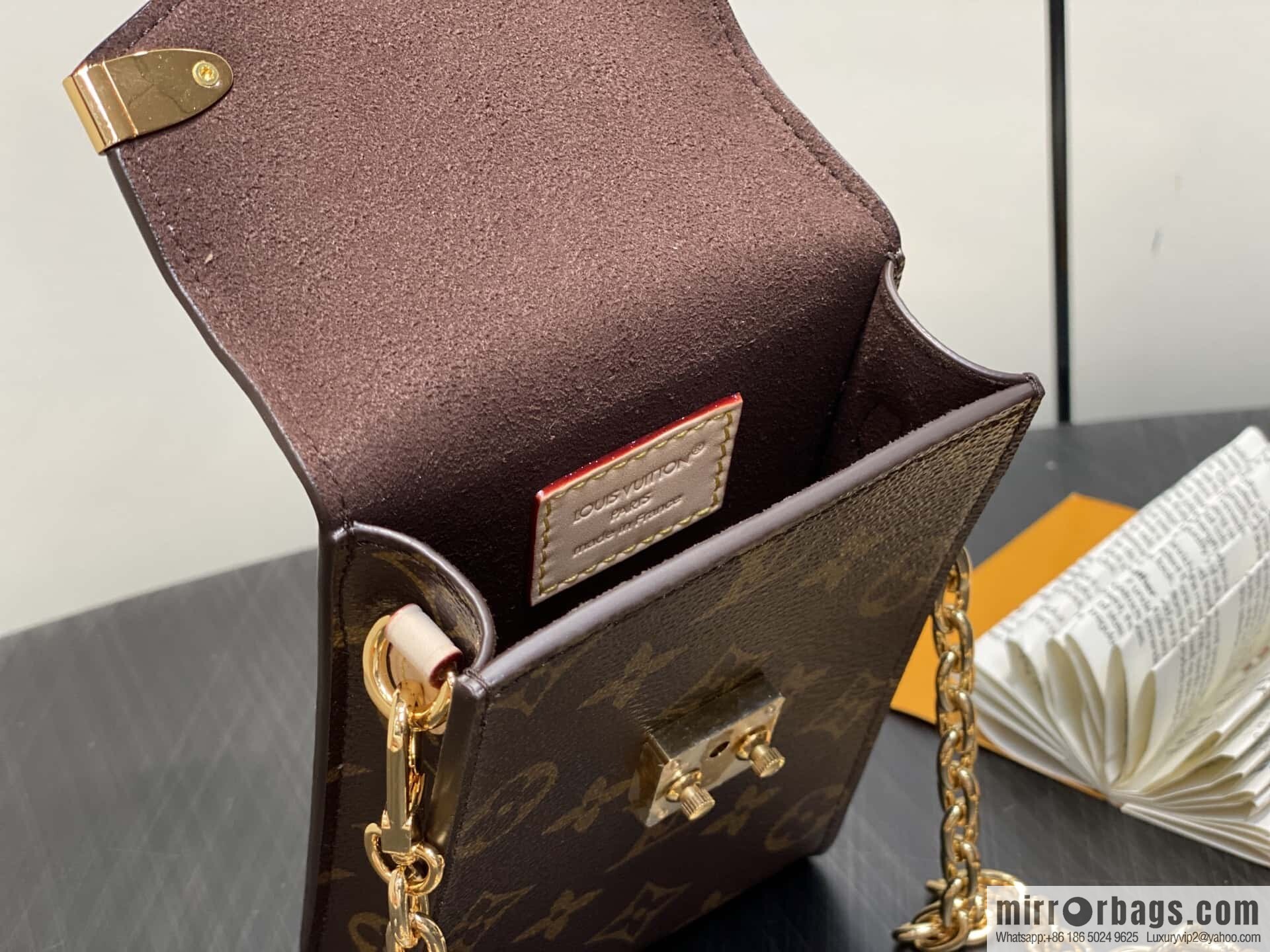 [Boutique‑grade] M13572 presbyopia, mobile phone bag chain bag, the new MÉTIS mobile phone bag of the season