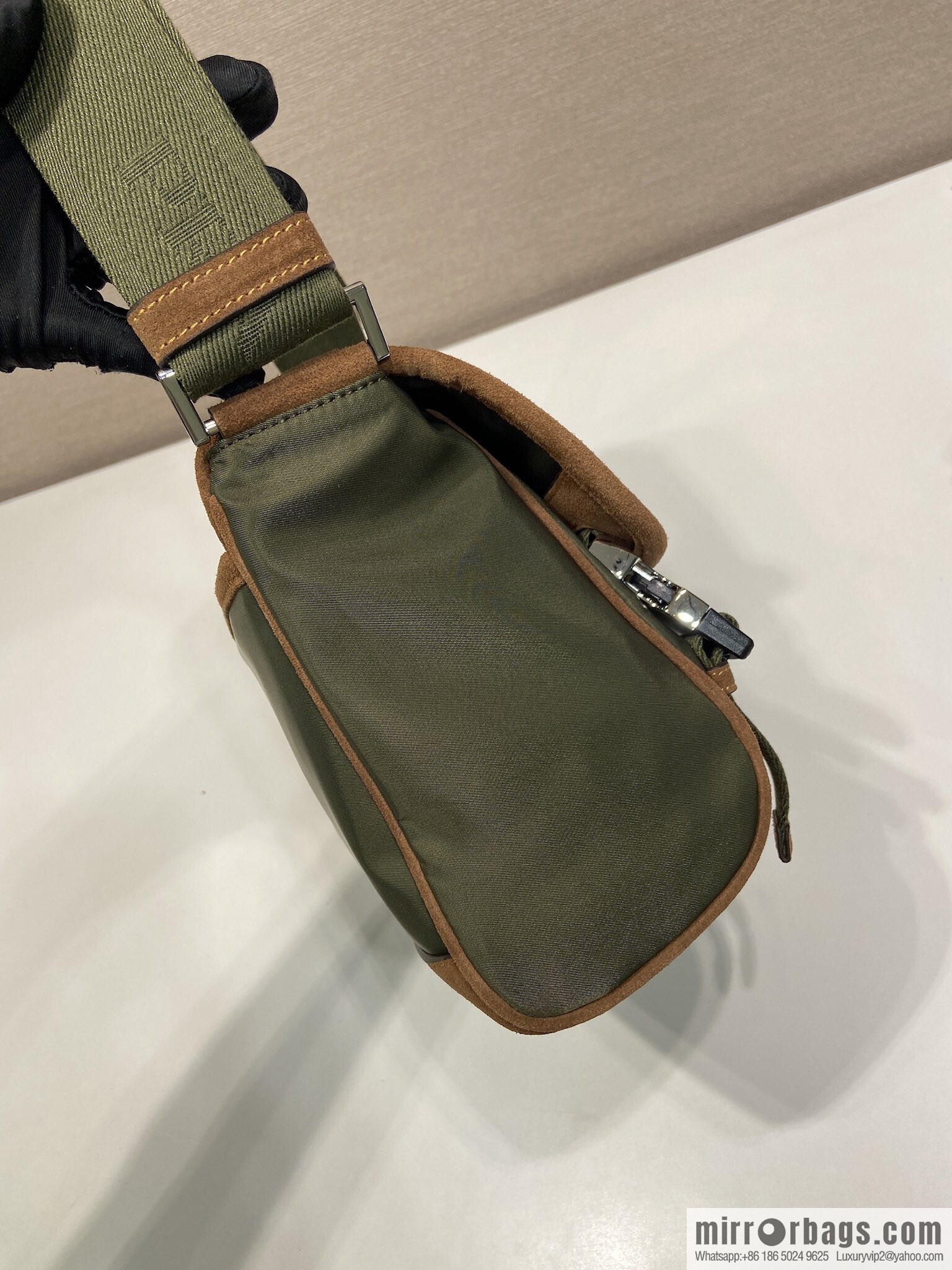 PRADA new mailman bag 2VD066S