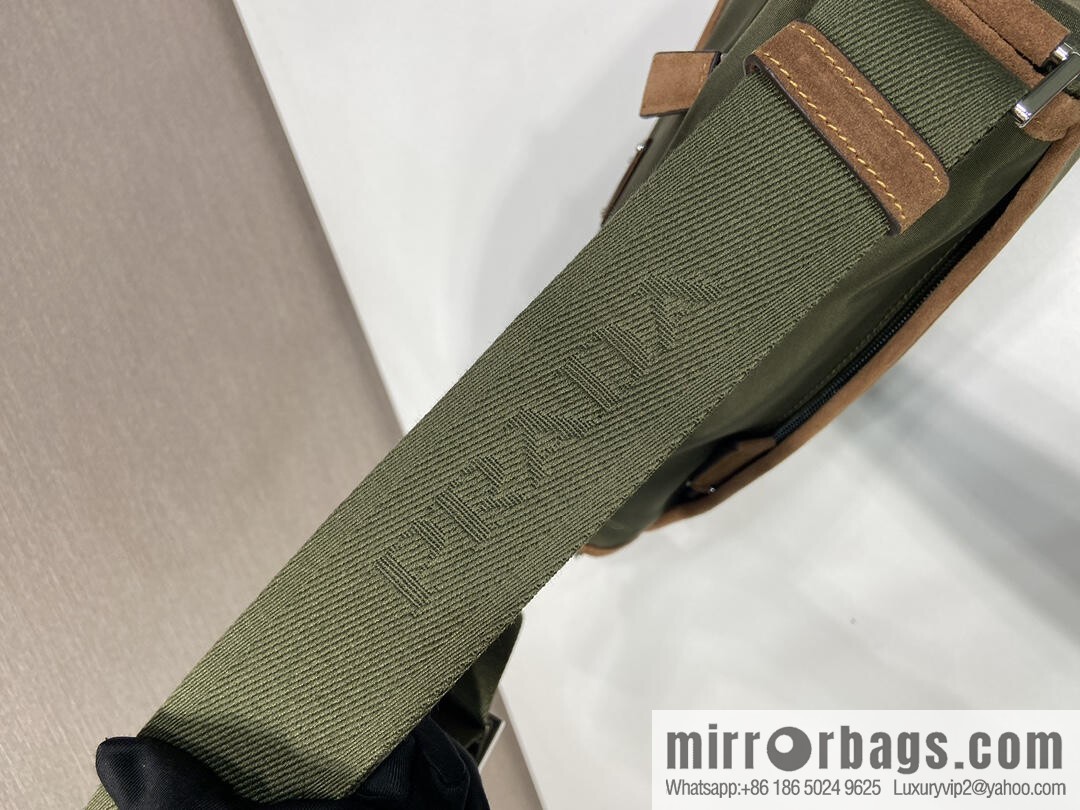 PRADA new mailman bag 2VD066S