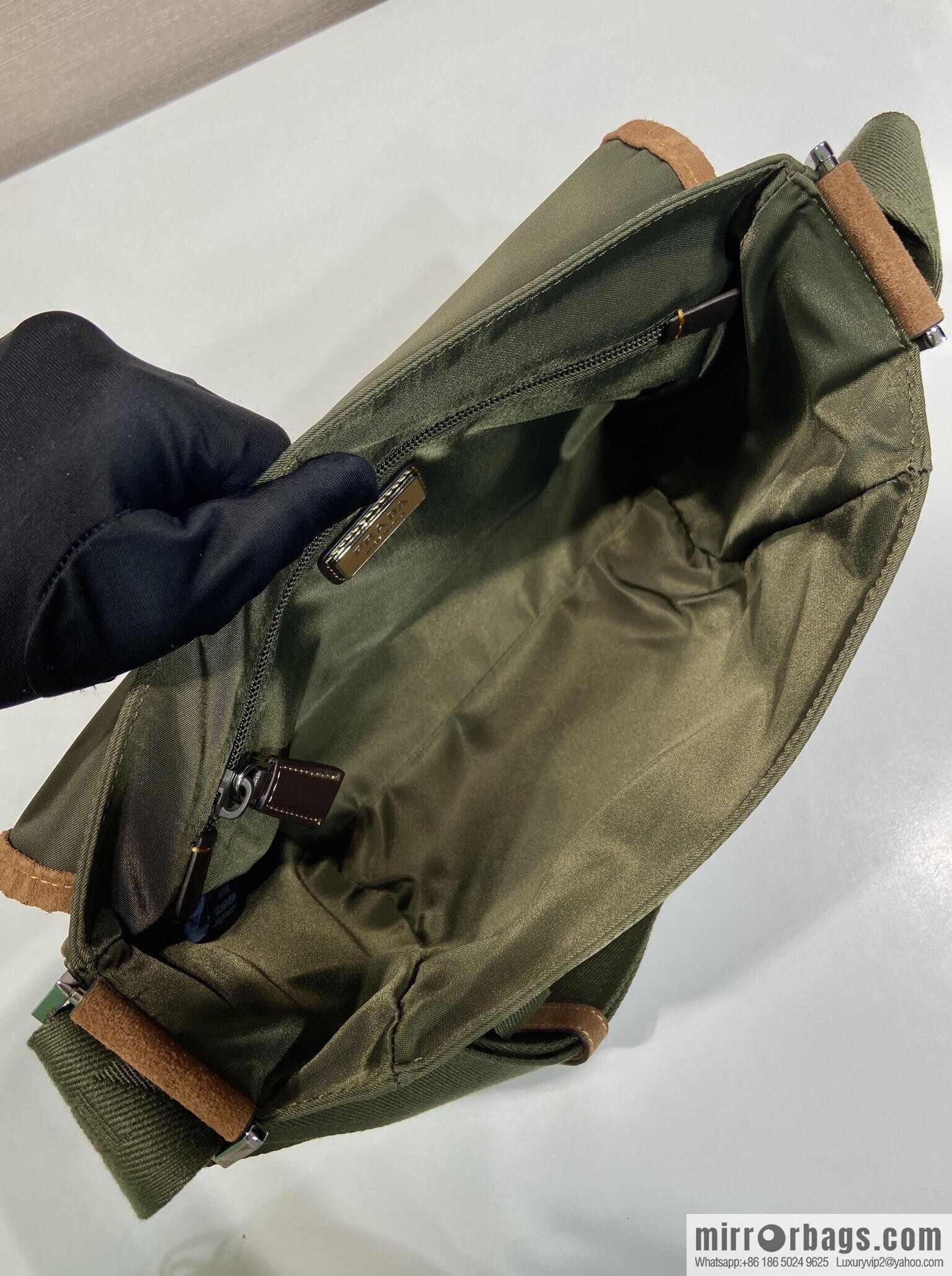 PRADA new mailman bag 2VD066S