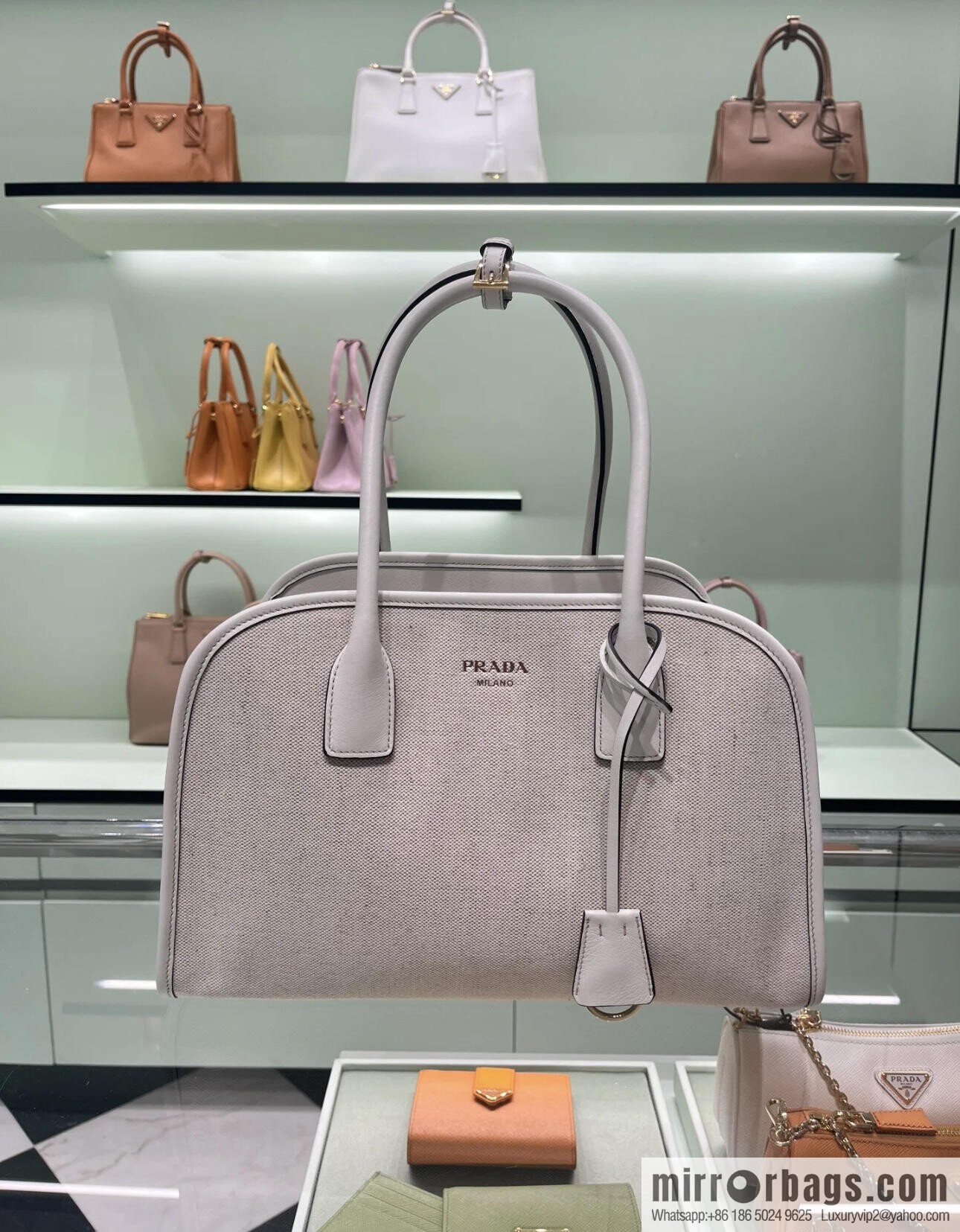 PRADA's new tote bag 1BG572