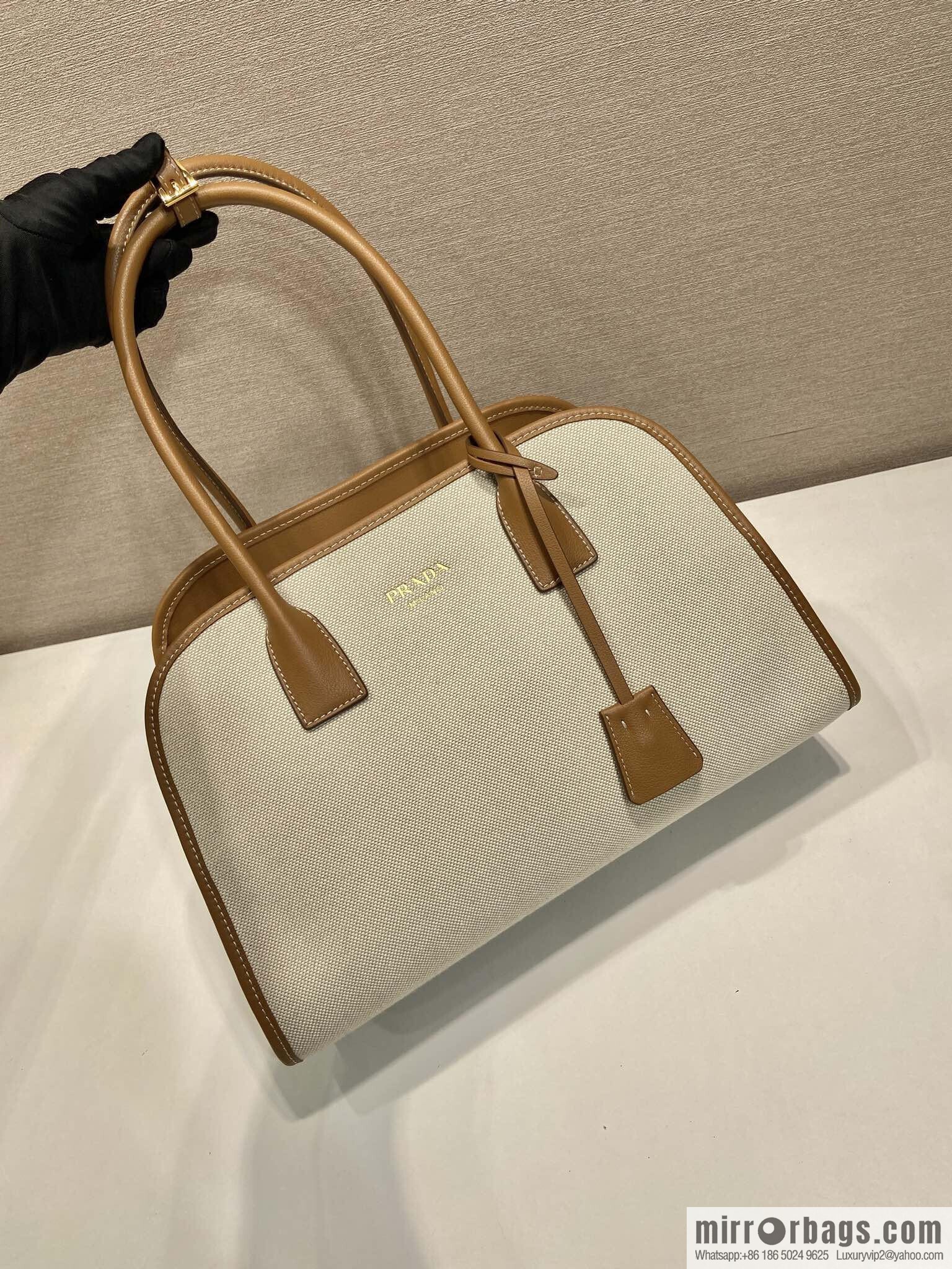 PRADA's new tote bag 1BG572 brown