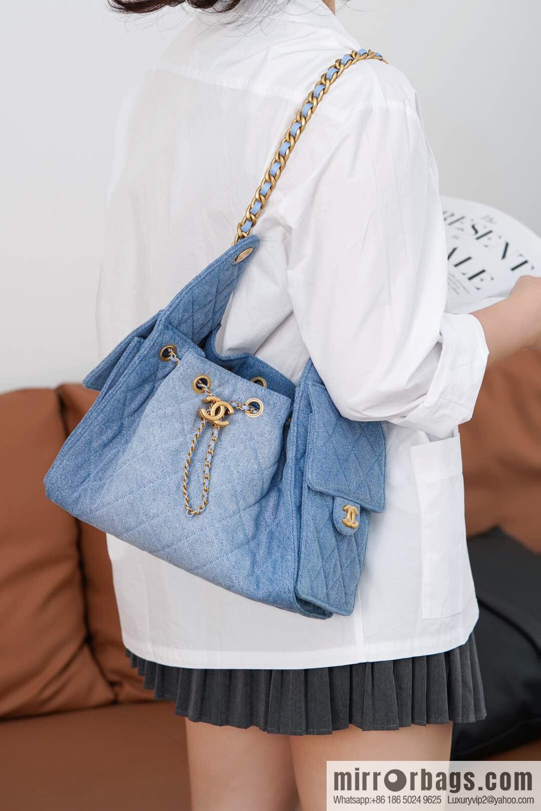 𝐂𝐡𝐚𝐧𝐞𝐥 𝟐𝟓𝐬 𝐬𝐦𝐚𝐥𝐥 𝐡𝐨𝐛𝐨 Drawstring Bucket Bag, Denim Blue 💙 Small AS5293