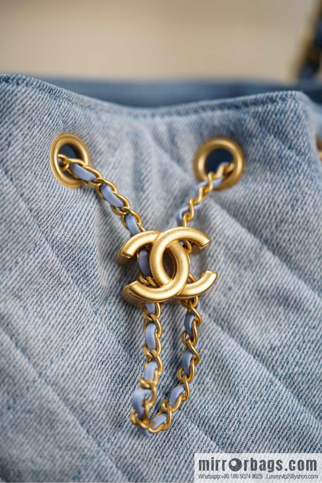 𝐂𝐡𝐚𝐧𝐞𝐥 𝟐𝟓𝐬 𝐬𝐦𝐚𝐥𝐥 𝐡𝐨𝐛𝐨 Drawstring Bucket Bag, Denim Blue 💙 Small AS5293