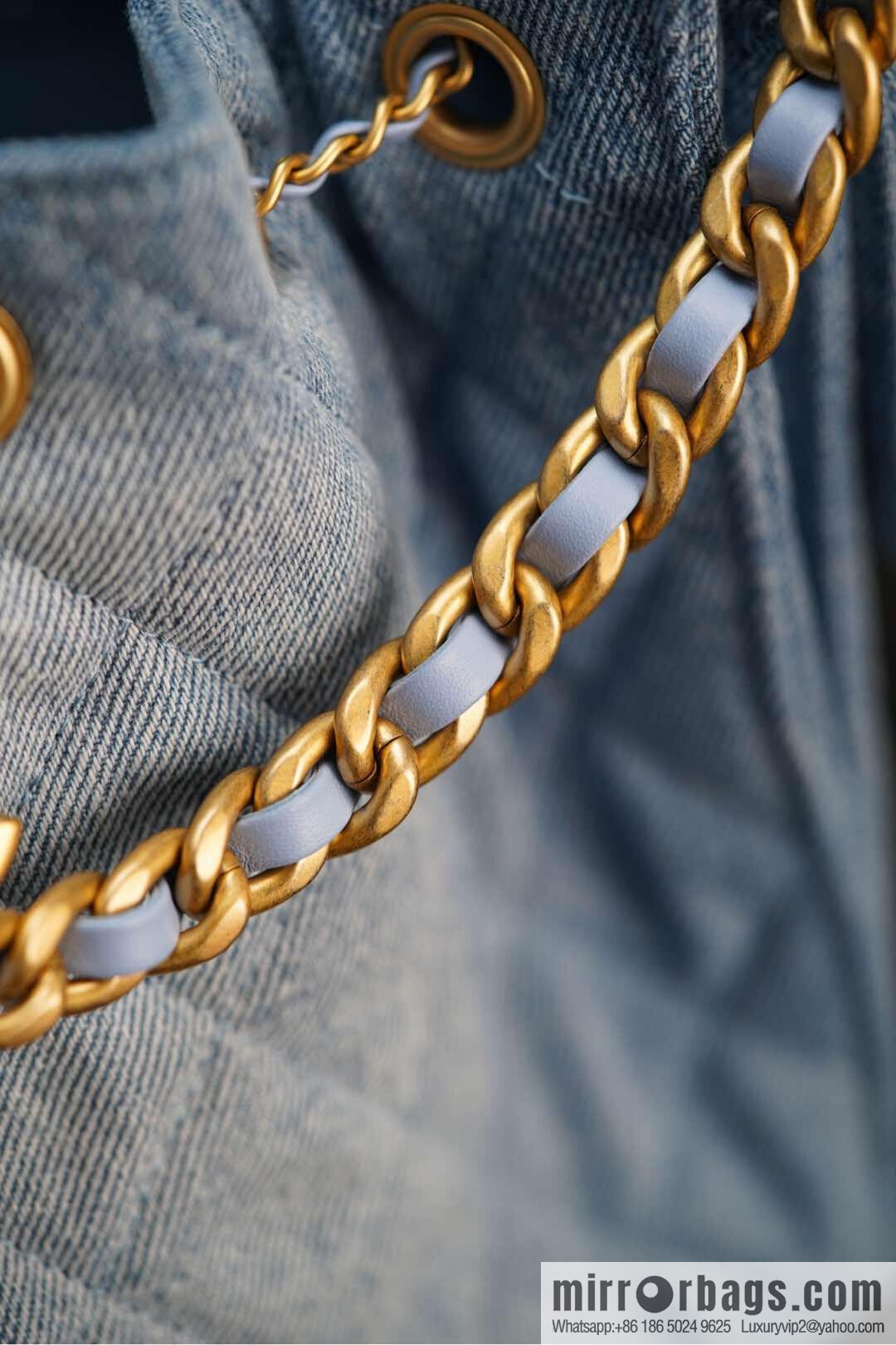 𝐂𝐡𝐚𝐧𝐞𝐥 𝟐𝟓𝐬 𝐬𝐦𝐚𝐥𝐥 𝐡𝐨𝐛𝐨 Drawstring Bucket Bag, Denim Blue 💙 Small AS5293