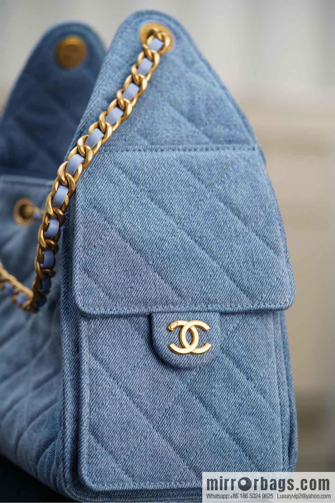 𝐂𝐡𝐚𝐧𝐞𝐥 𝟐𝟓𝐬 𝐬𝐦𝐚𝐥𝐥 𝐡𝐨𝐛𝐨 Drawstring Bucket Bag, Denim Blue 💙 Small AS5293