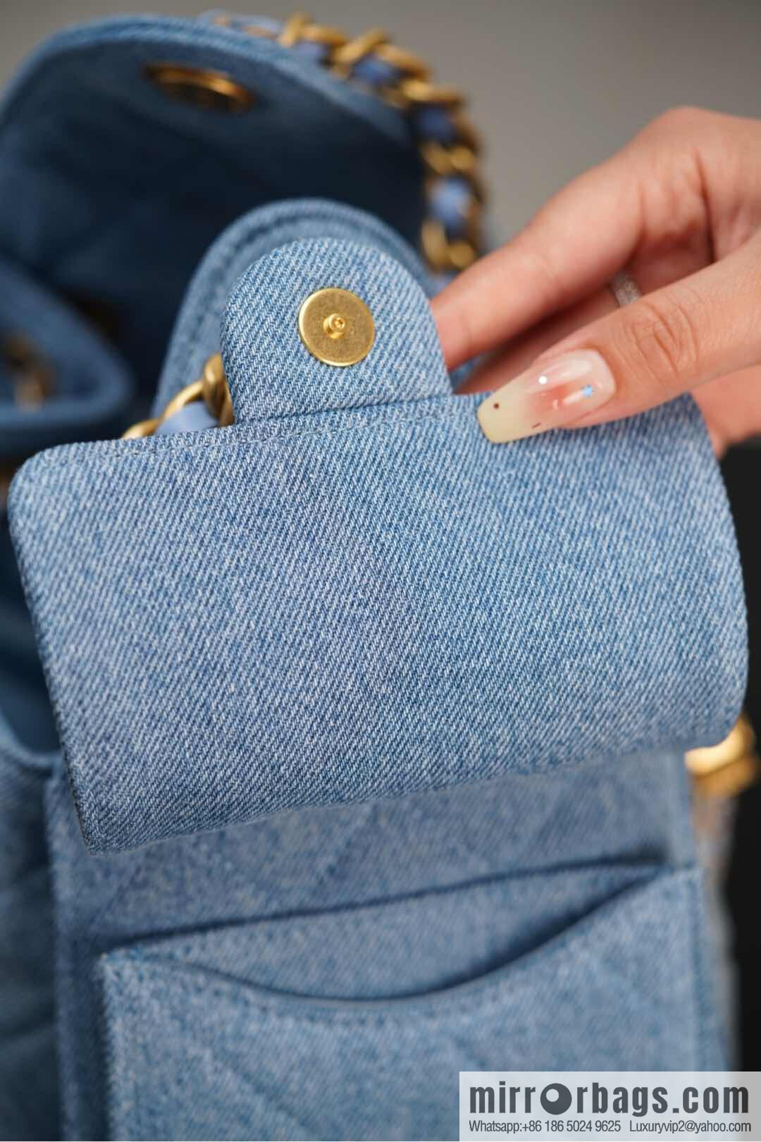 𝐂𝐡𝐚𝐧𝐞𝐥 𝟐𝟓𝐬 𝐬𝐦𝐚𝐥𝐥 𝐡𝐨𝐛𝐨 Drawstring Bucket Bag, Denim Blue 💙 Small AS5293