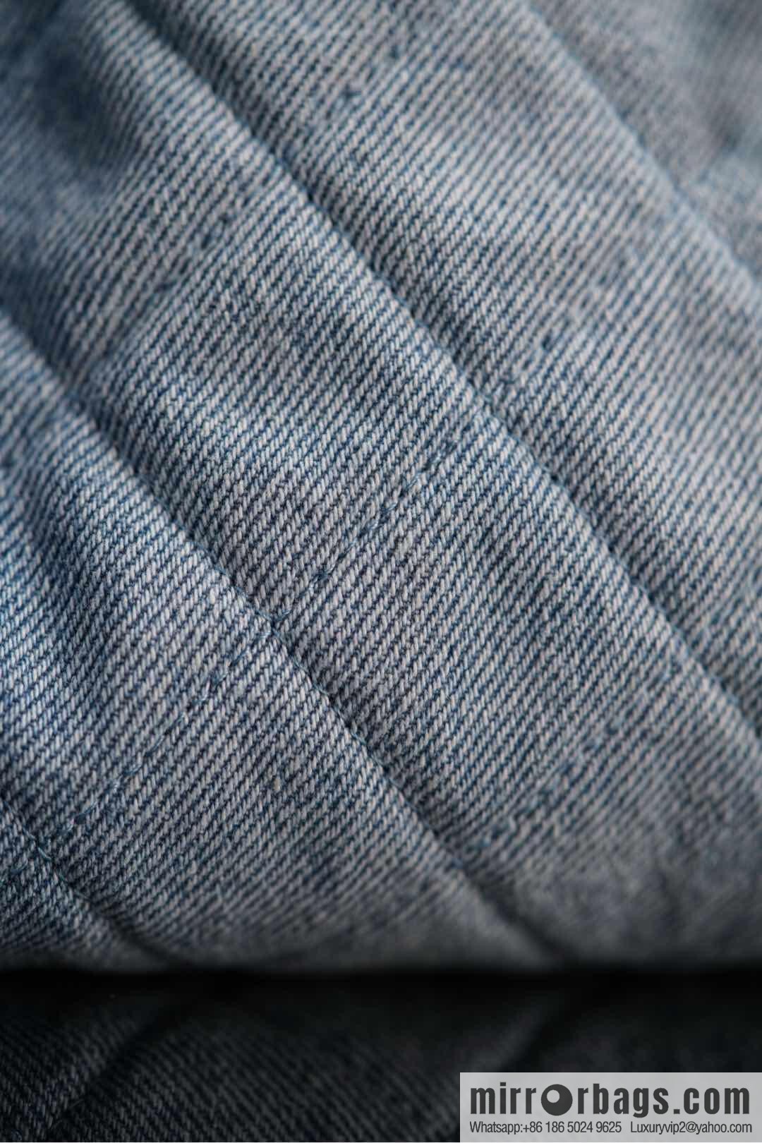 𝐂𝐡𝐚𝐧𝐞𝐥 𝟐𝟓𝐬 𝐬𝐦𝐚𝐥𝐥 𝐡𝐨𝐛𝐨 Drawstring Bucket Bag, Denim Blue 💙 Small AS5293