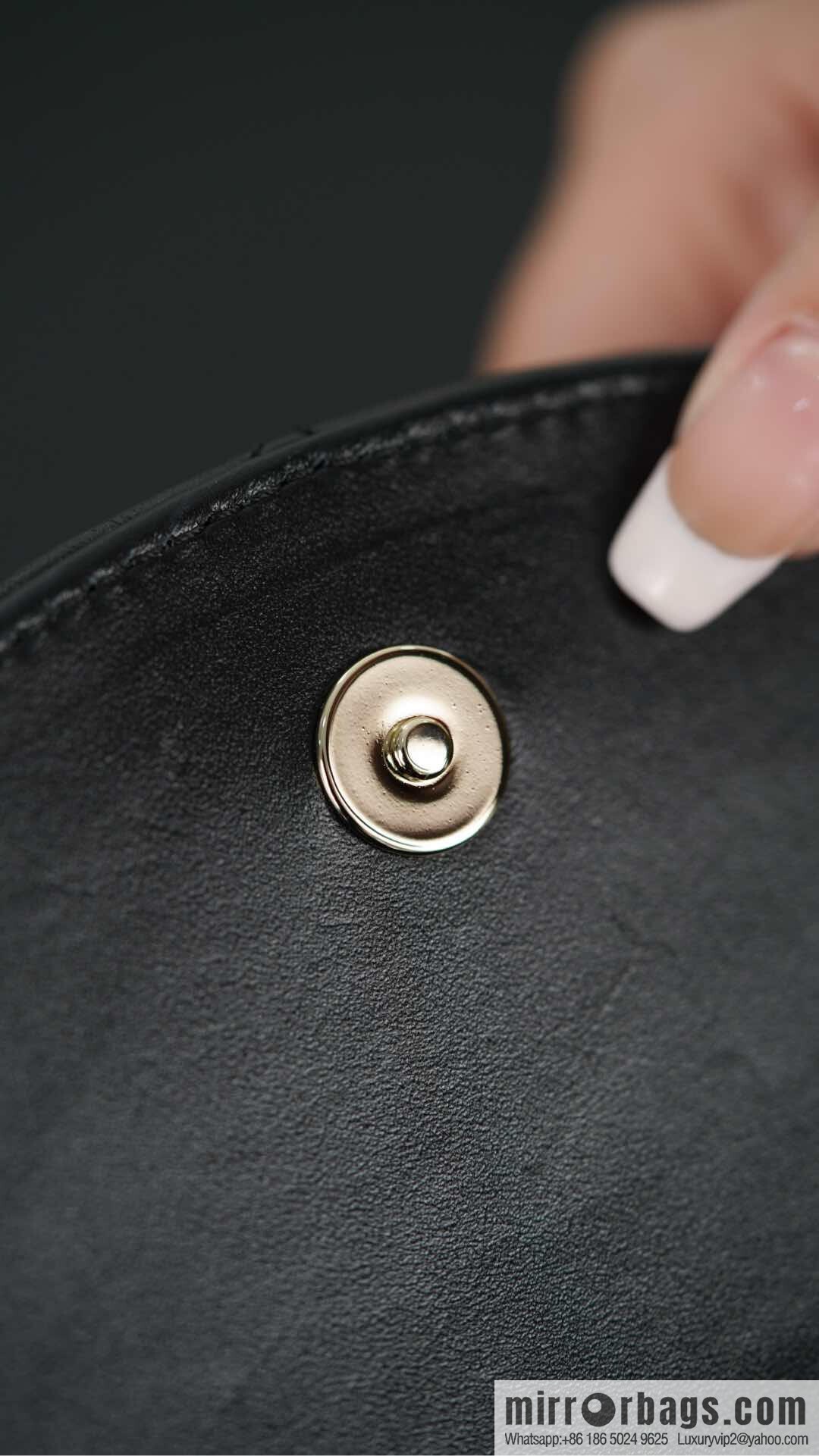 𝐂𝐡𝐚𝐧𝐞𝐥 𝟐𝟓𝐜 early spring new, chain handle bag 👜 AP4410
