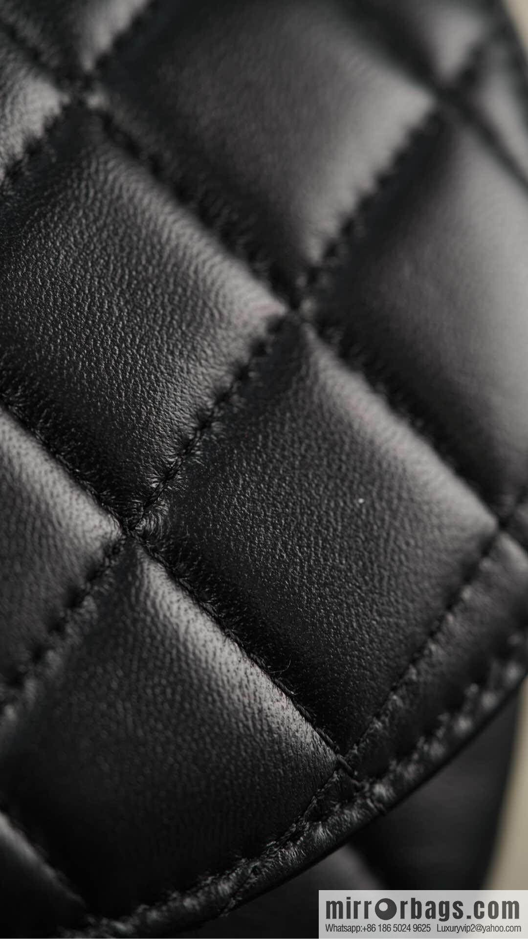 𝐂𝐡𝐚𝐧𝐞𝐥 𝟐𝟓𝐜 early spring new, chain handle bag 👜 AP4410