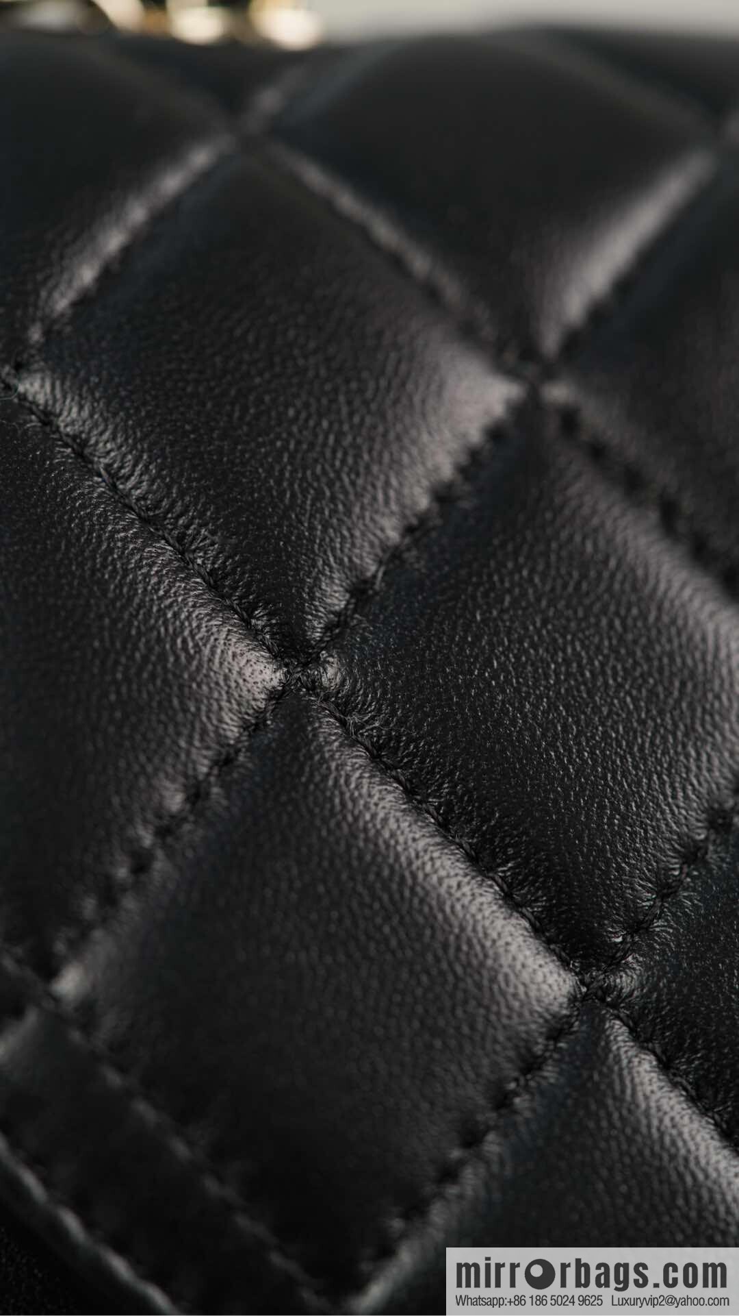 𝐂𝐡𝐚𝐧𝐞𝐥 𝟐𝟓𝐜 early spring new, chain handle bag 👜 AP4410