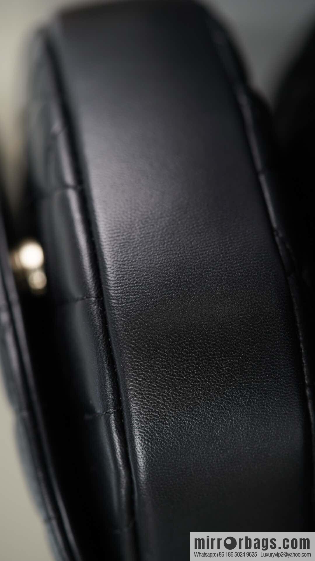 𝐂𝐡𝐚𝐧𝐞𝐥 𝟐𝟓𝐜 early spring new, chain handle bag 👜 AP4410