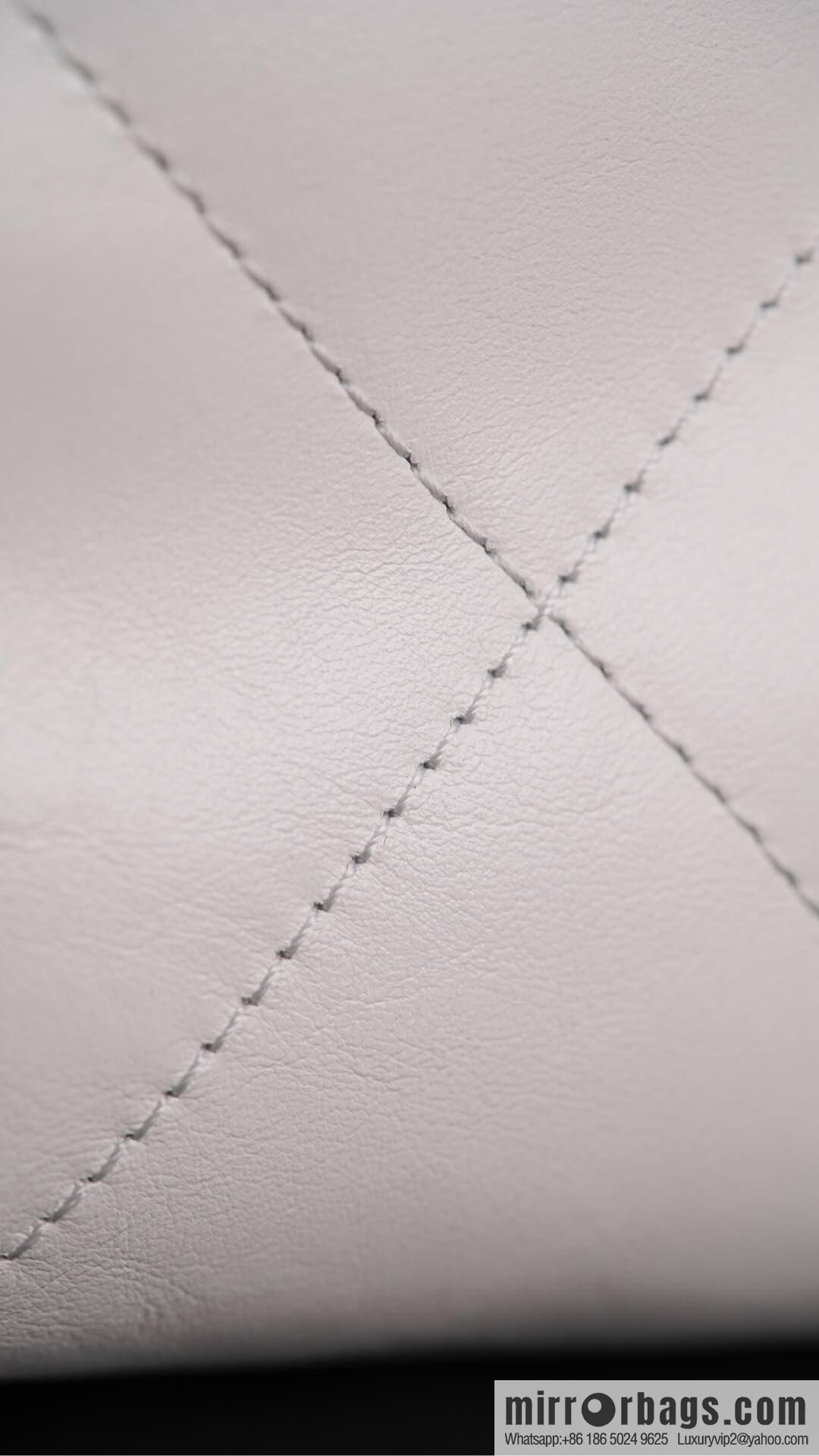 𝗖𝗛𝗔𝗡𝗘𝗟✦ 23s spring and summer new 22Mini bag original leather, white 🤍 AS3980