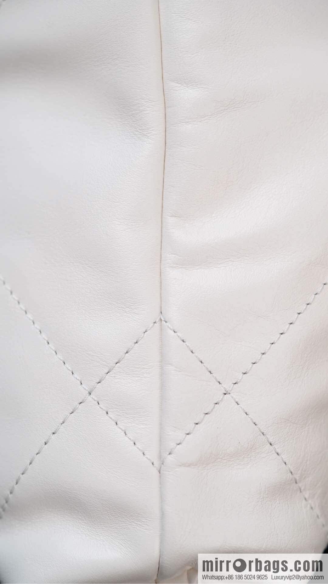 𝗖𝗛𝗔𝗡𝗘𝗟✦ 23s spring and summer new 22Mini bag original leather, white 🤍 AS3980