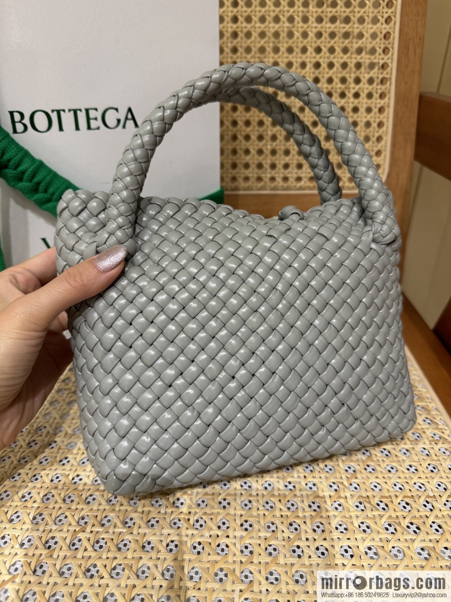 BV S Tosca Messenger Bag 776755 Agate Grey ➕ Dalmatian Stone
