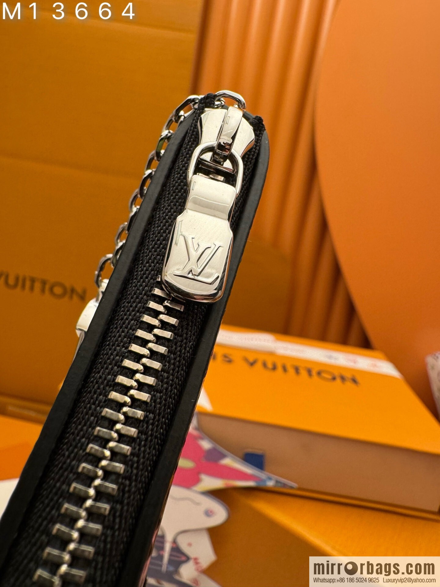 LV M13664 LV x TM Key Pouch