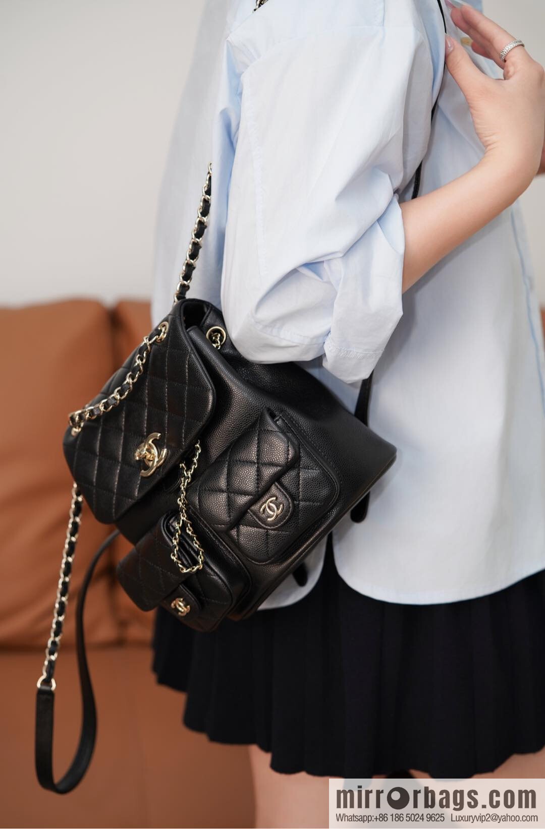 𝗖𝗛𝗔𝗡𝗘𝗟 23P new Duma shoulder, cowhide, medium black 🔛 AS3860