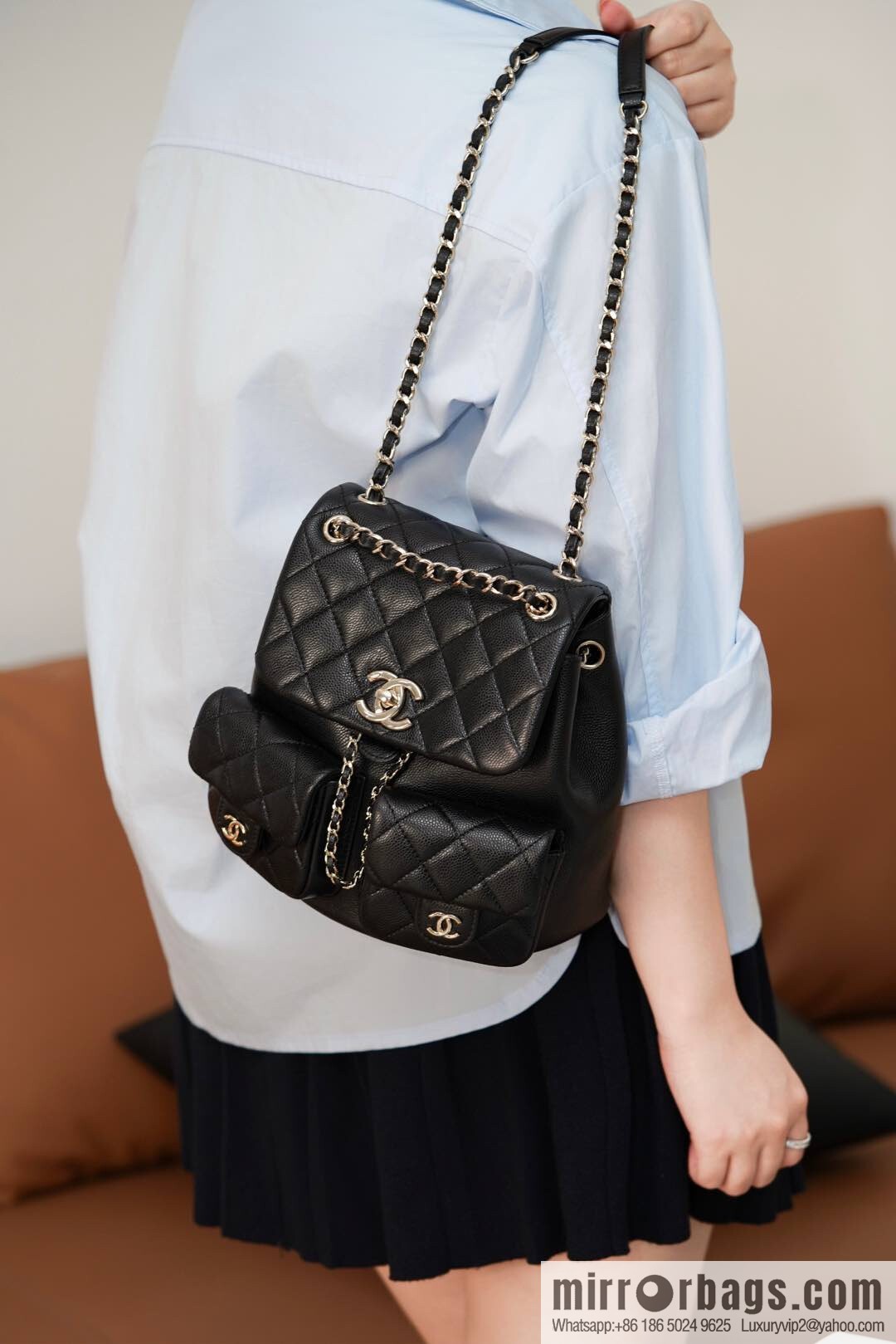 𝗖𝗛𝗔𝗡𝗘𝗟 23P new Duma shoulder, cowhide, medium black 🔛 AS3860