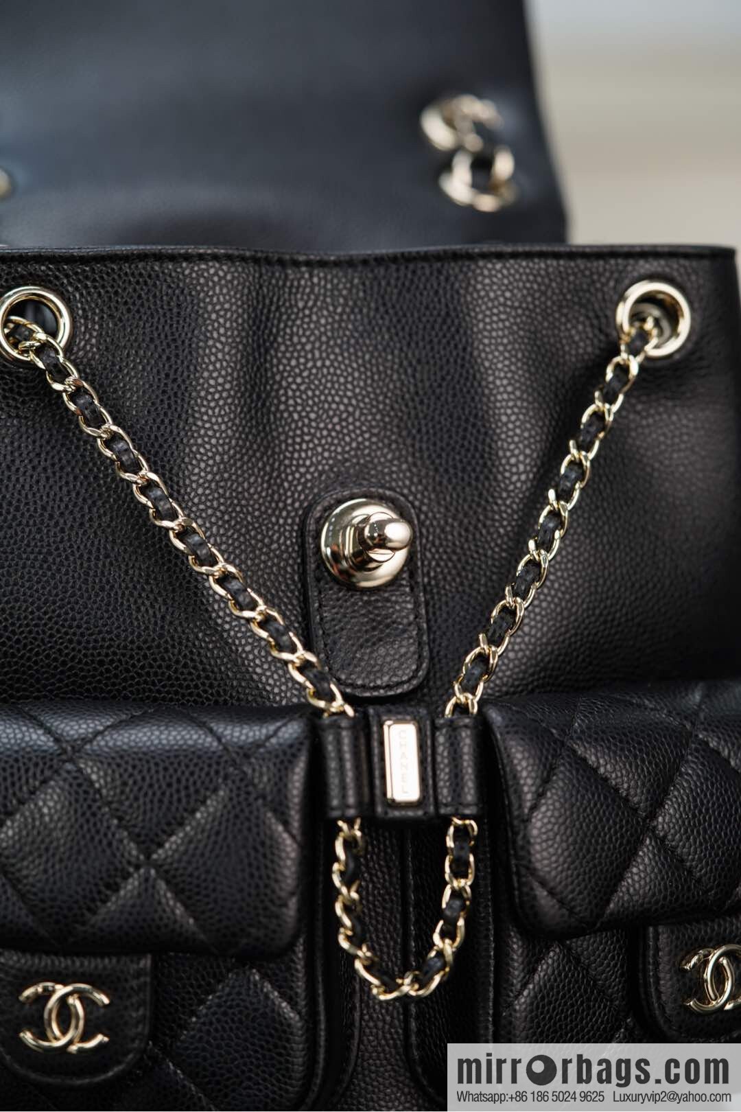 𝗖𝗛𝗔𝗡𝗘𝗟 23P new Duma shoulder, cowhide, medium black 🔛 AS3860