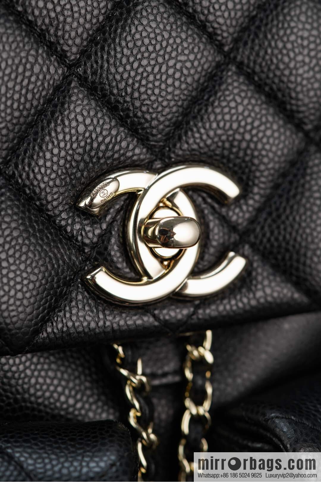 𝗖𝗛𝗔𝗡𝗘𝗟 23P new Duma shoulder, cowhide, medium black 🔛 AS3860