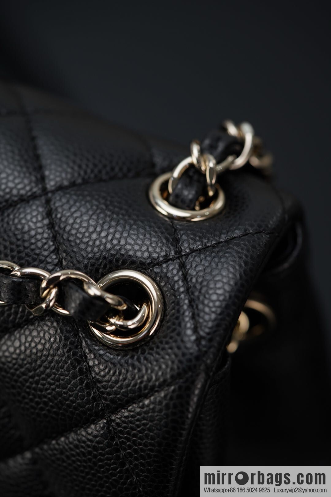 𝗖𝗛𝗔𝗡𝗘𝗟 23P new Duma shoulder, cowhide, medium black 🔛 AS3860