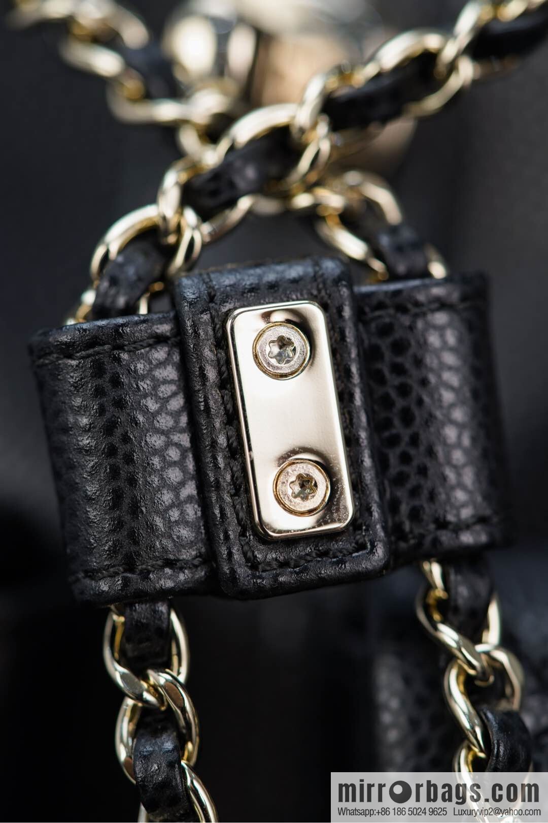 𝗖𝗛𝗔𝗡𝗘𝗟 23P new Duma shoulder, cowhide, medium black 🔛 AS3860