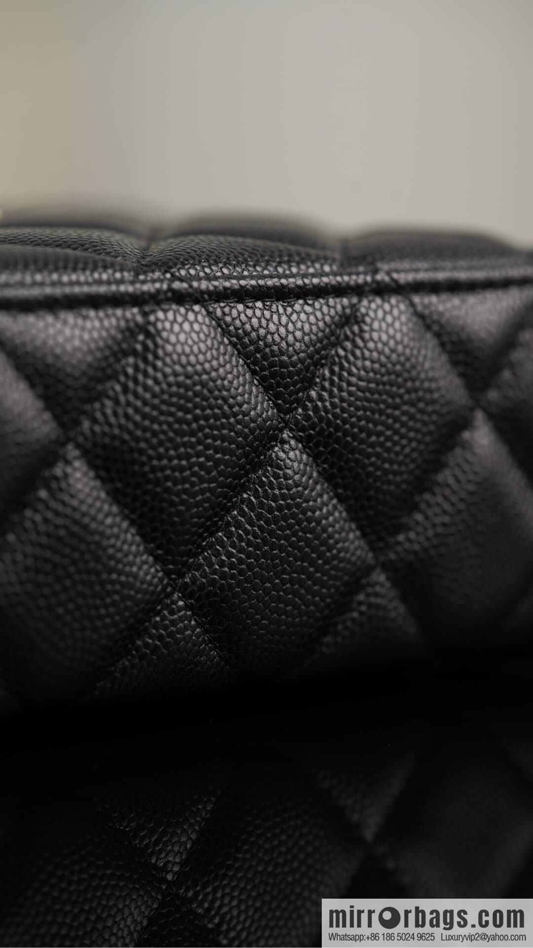 ππ‘ππ§ππ₯ πππ new lunch box bag, black gold, lychee cow AP4385