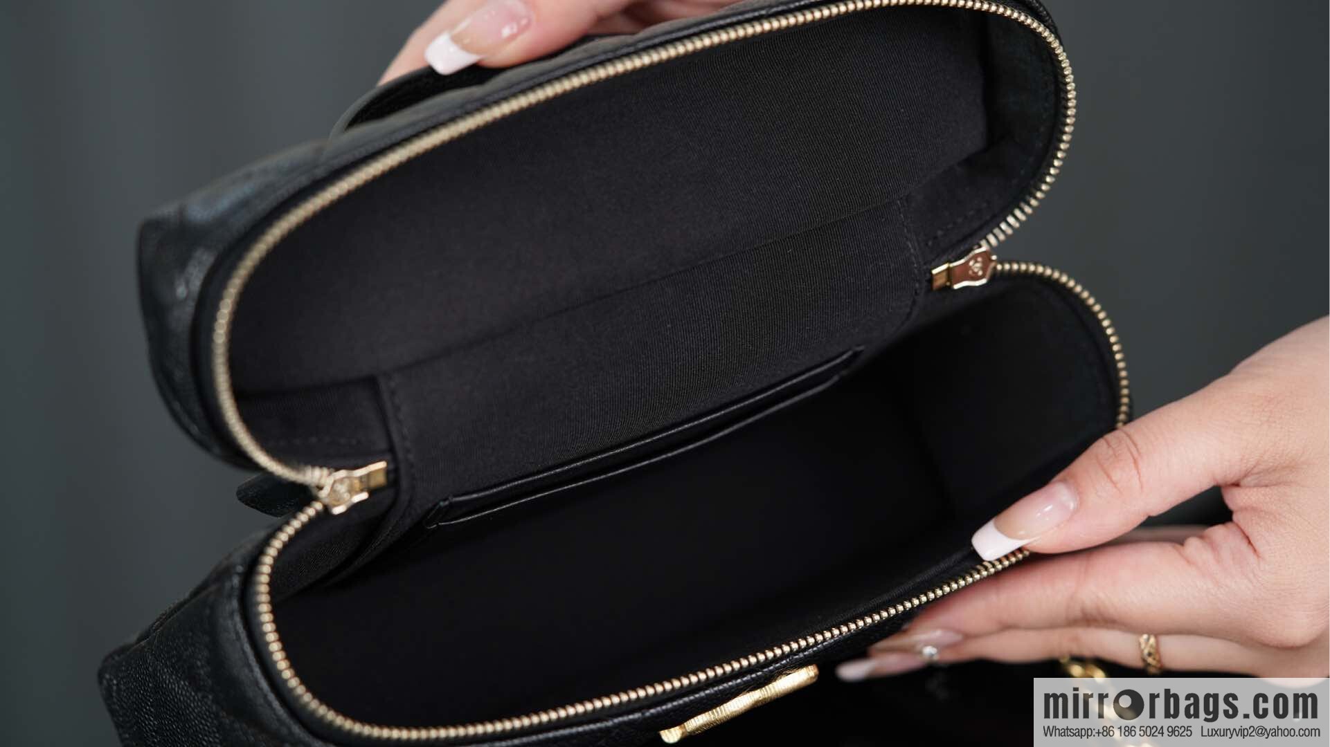 ππ‘ππ§ππ₯ πππ new lunch box bag, black gold, lychee cow AP4385