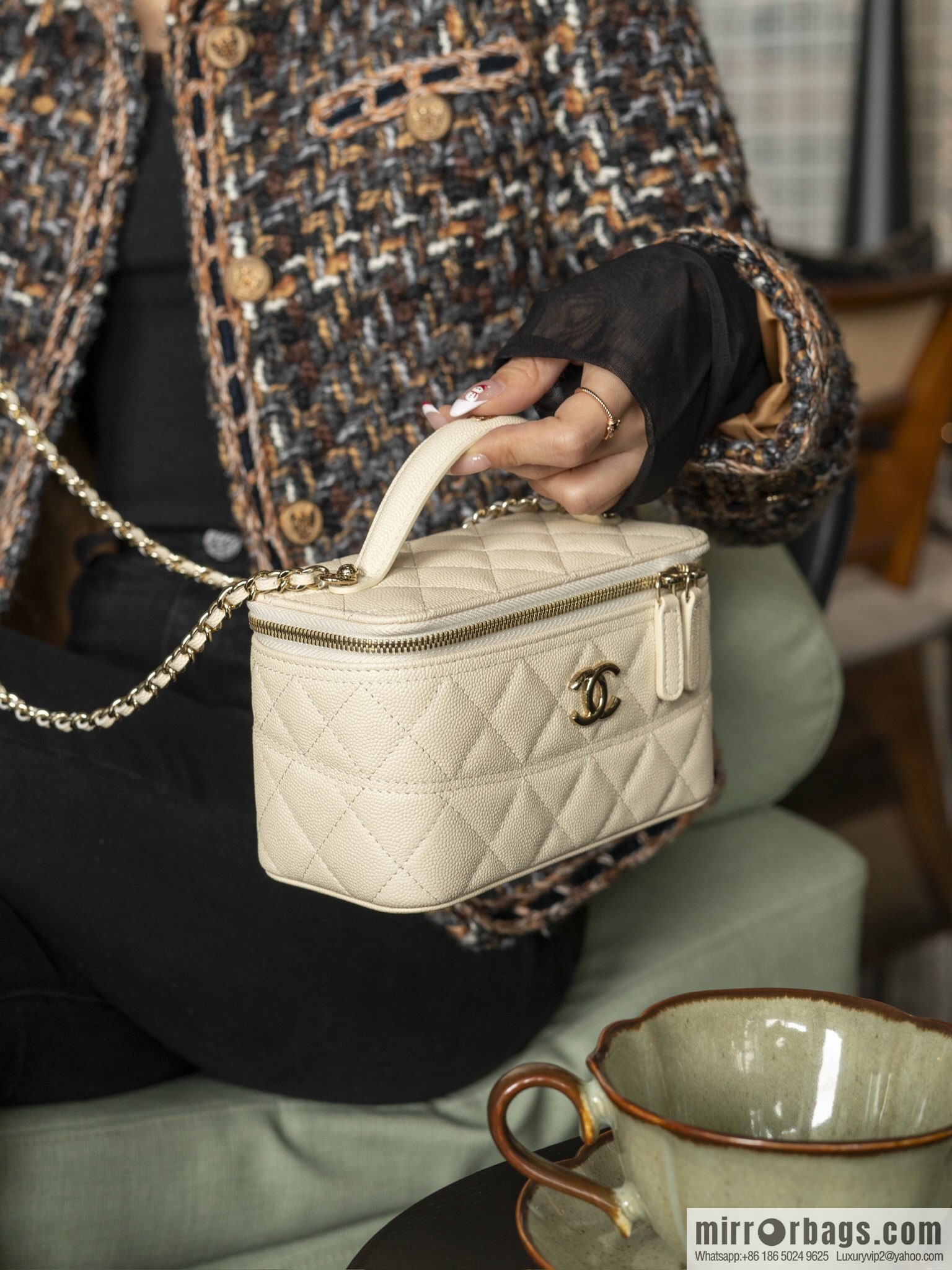 ππ‘ππ§ππ₯ πππ new, handle box bag, lychee cow, beige AP4404