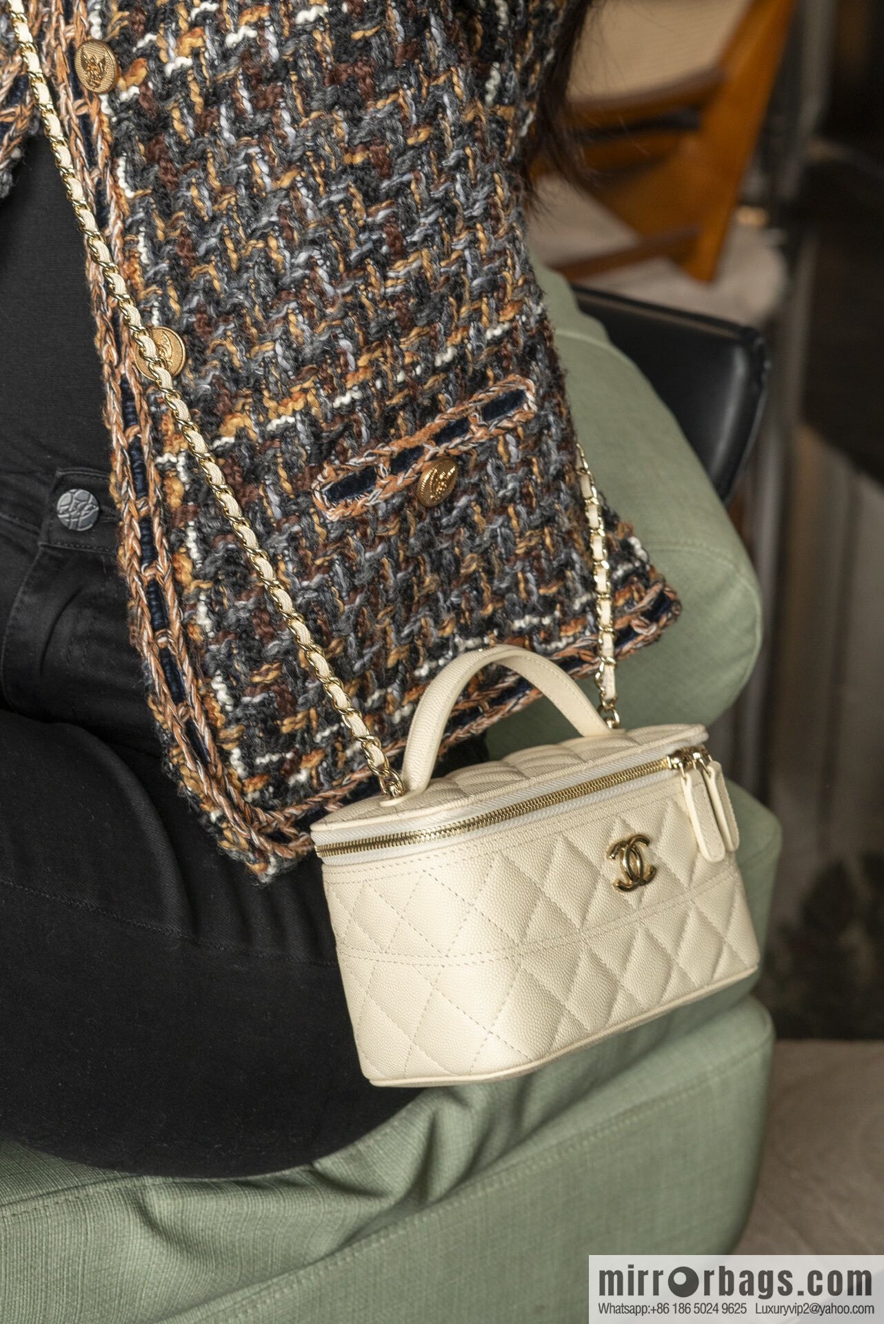 ππ‘ππ§ππ₯ πππ new, handle box bag, lychee cow, beige AP4404