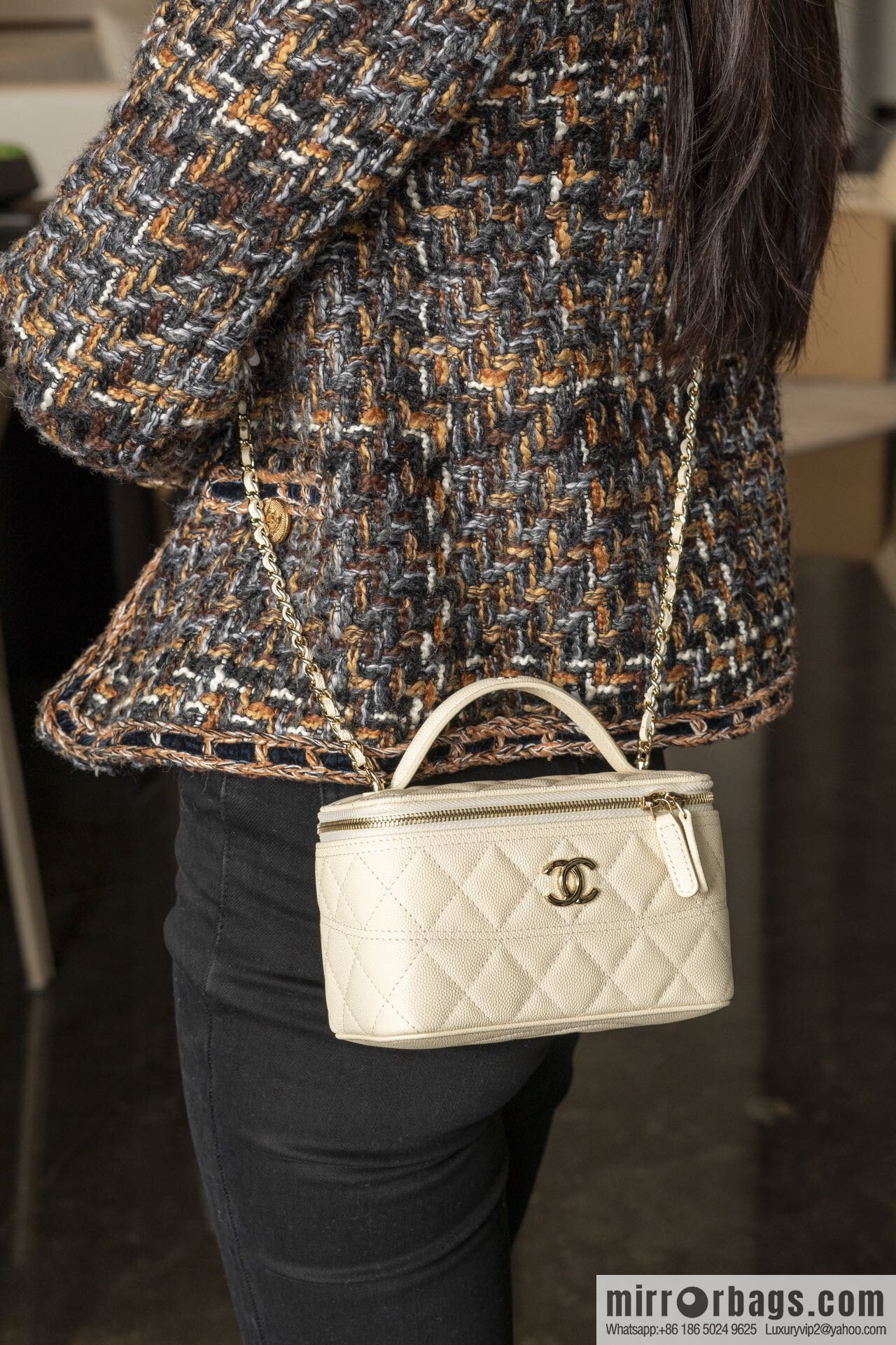 ππ‘ππ§ππ₯ πππ new, handle box bag, lychee cow, beige AP4404