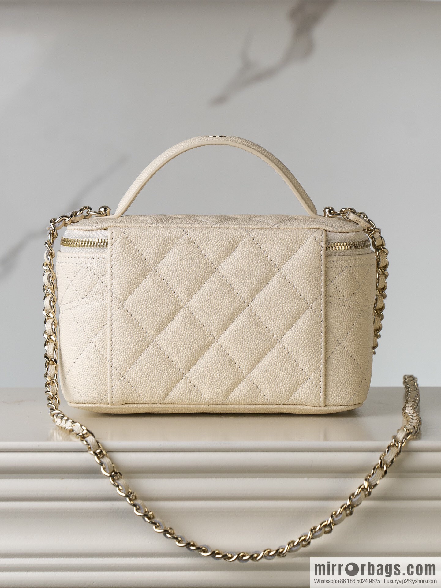ππ‘ππ§ππ₯ πππ new, handle box bag, lychee cow, beige AP4404