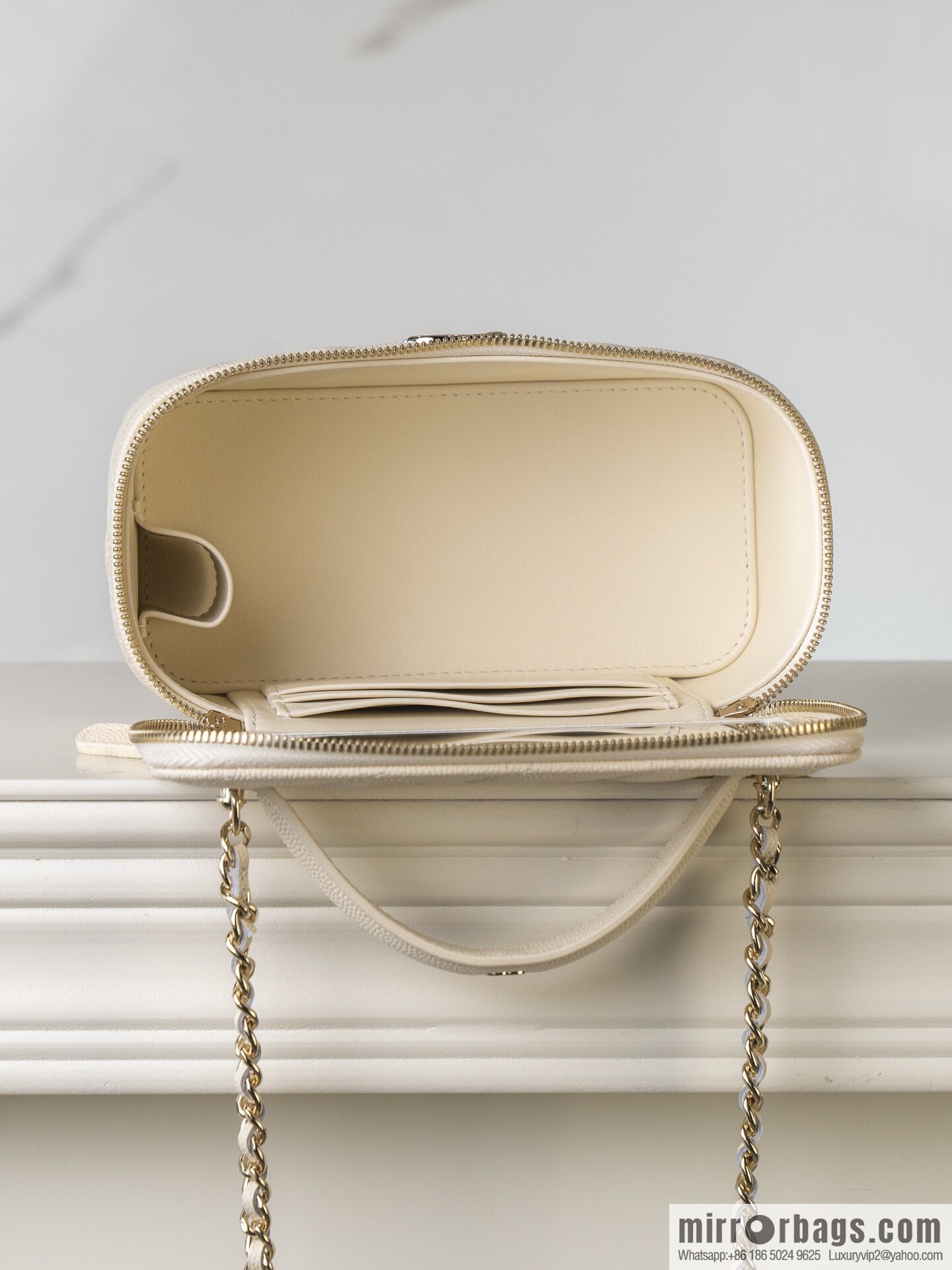 ππ‘ππ§ππ₯ πππ new, handle box bag, lychee cow, beige AP4404