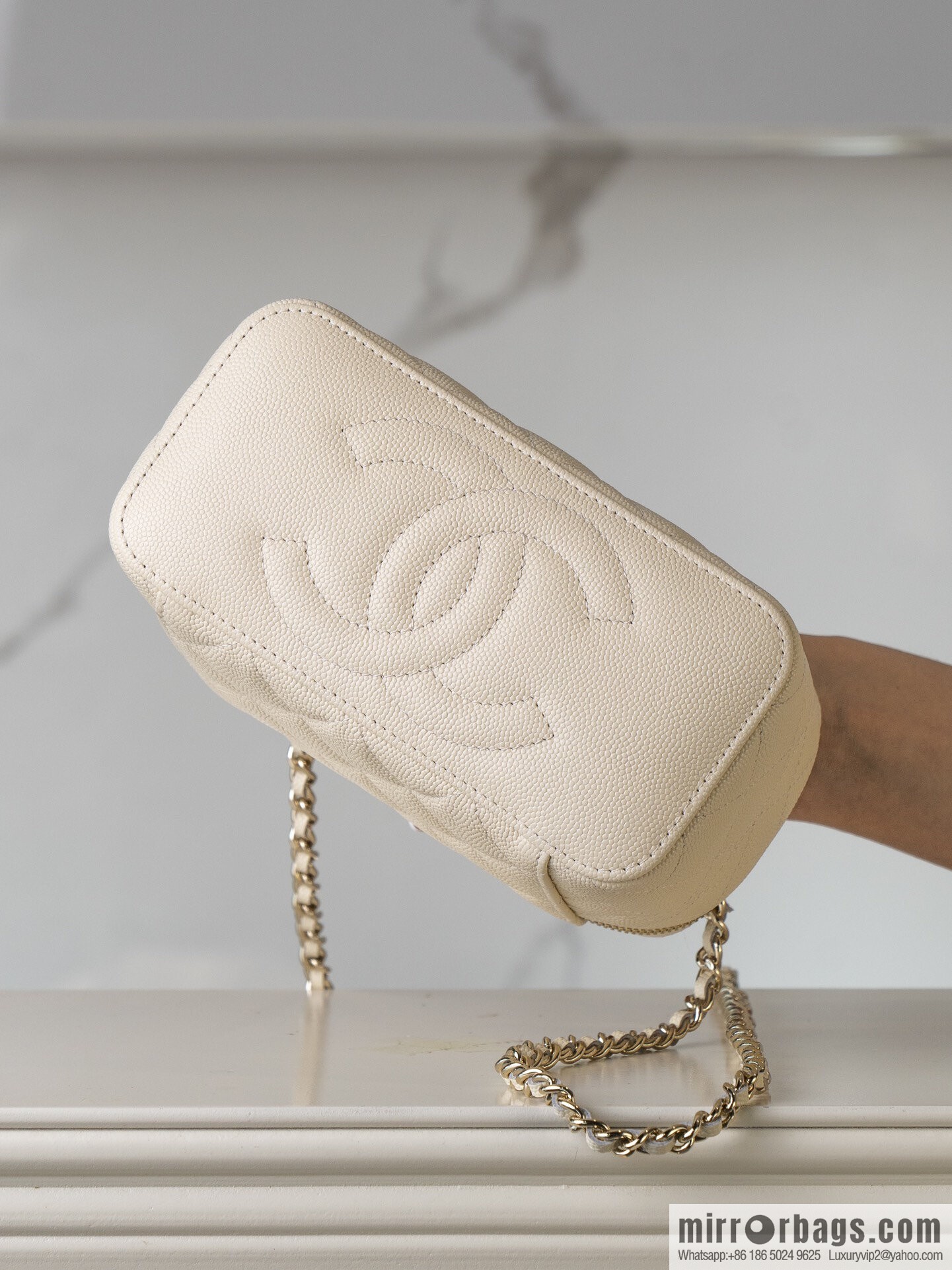 ππ‘ππ§ππ₯ πππ new, handle box bag, lychee cow, beige AP4404