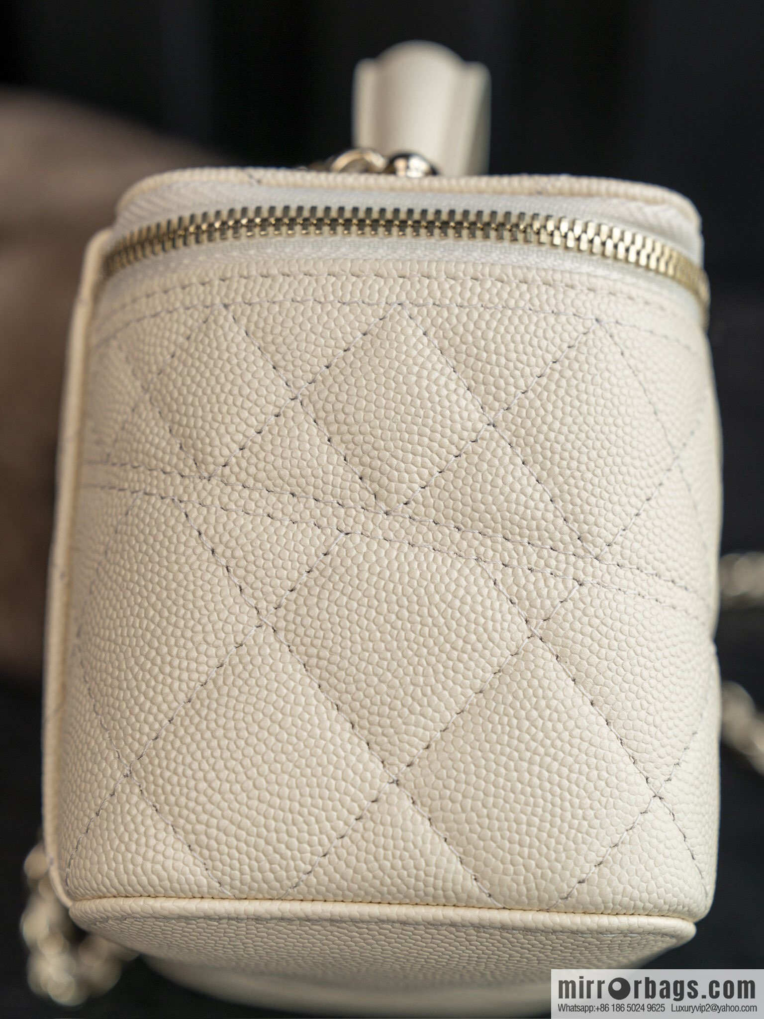 ππ‘ππ§ππ₯ πππ new, handle box bag, lychee cow, beige AP4404