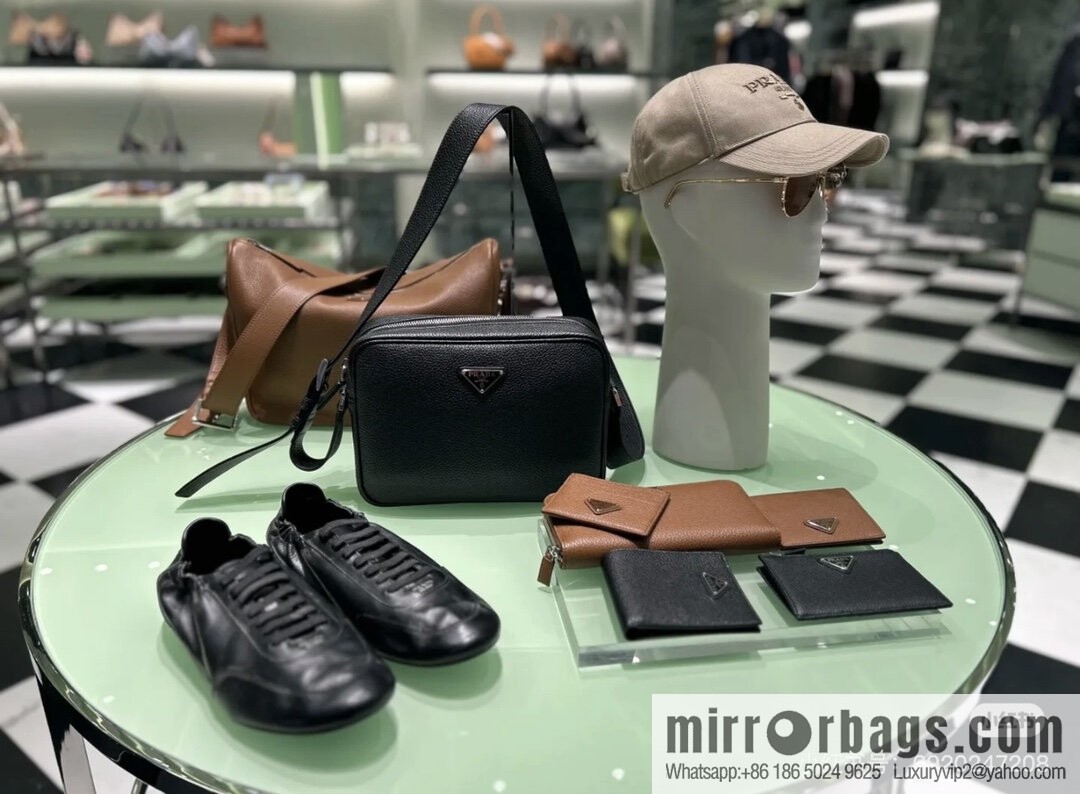 PRADA 🎉 new box bag 🎉 2VH189 🎉🎉 black