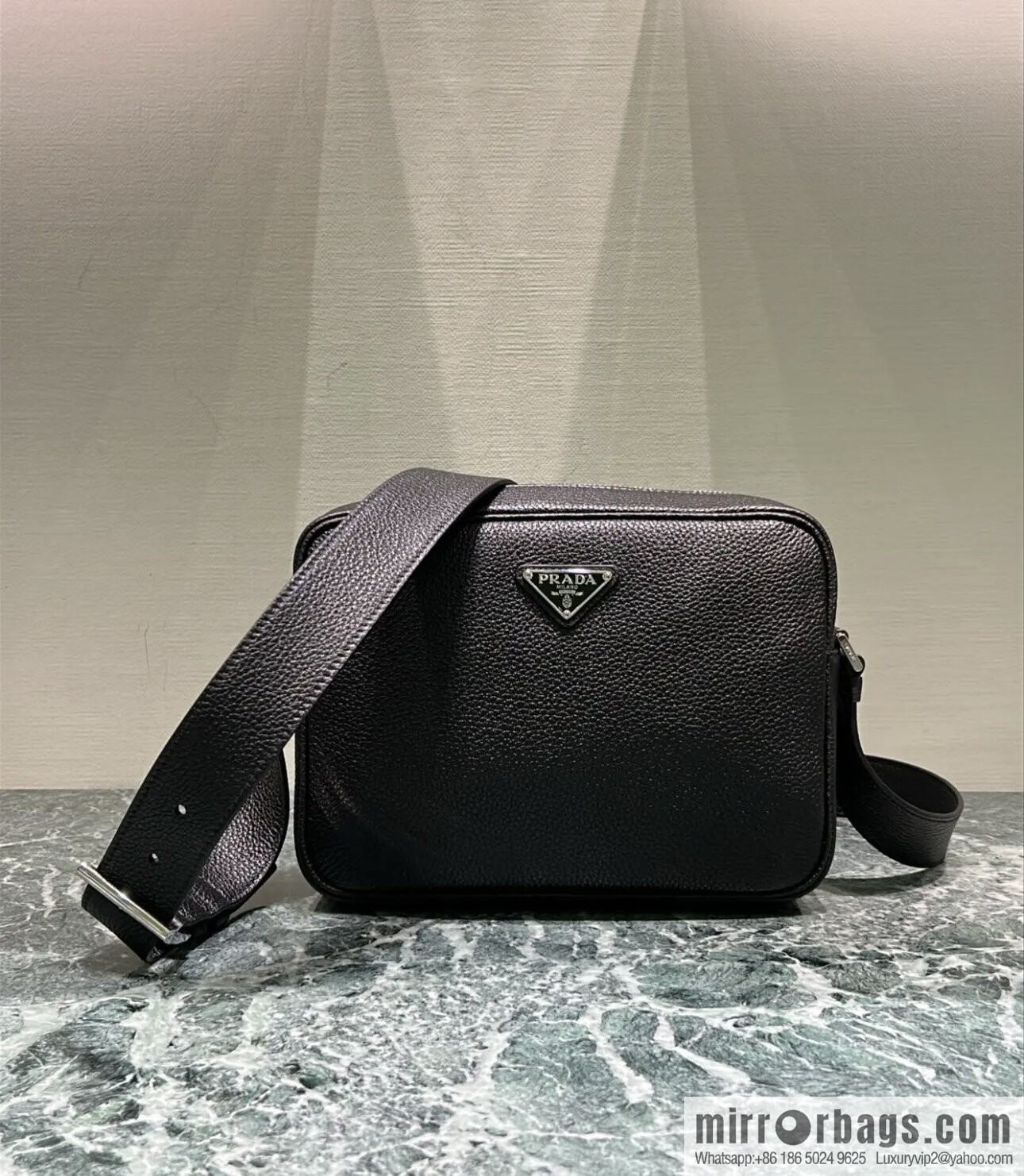 PRADA 🎉 new box bag 🎉 2VH189 🎉🎉 black