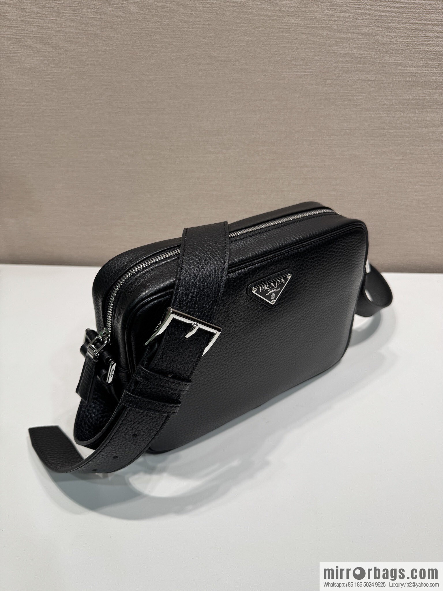 PRADA 🎉 new box bag 🎉 2VH189 🎉🎉 black