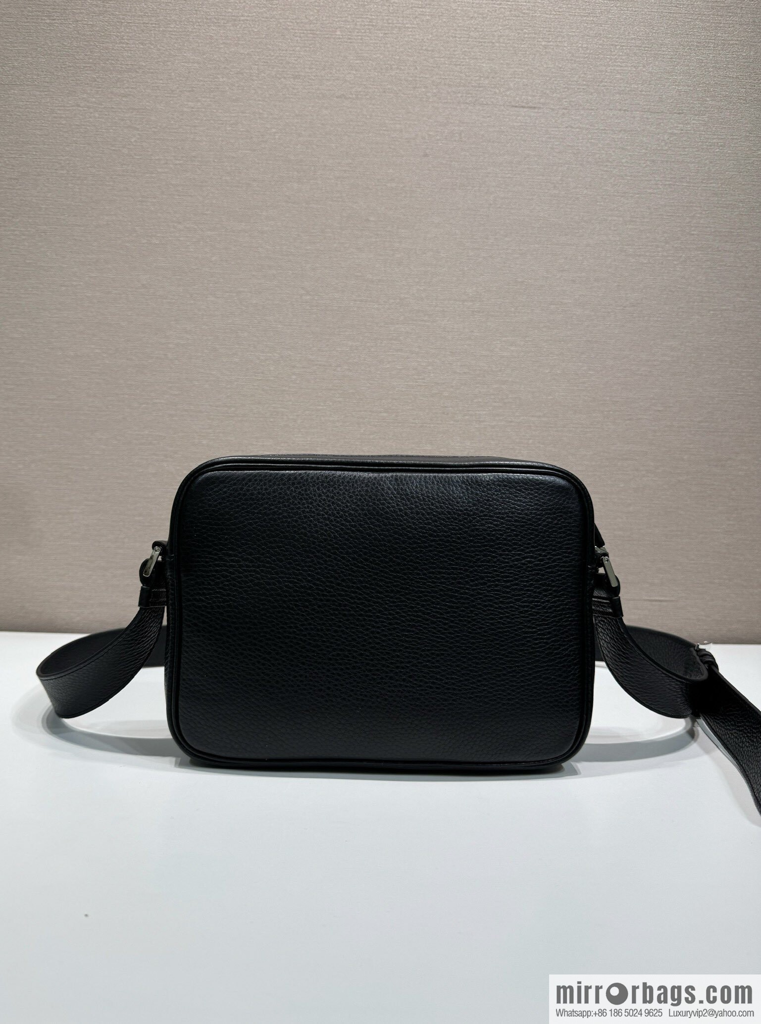 PRADA 🎉 new box bag 🎉 2VH189 🎉🎉 black