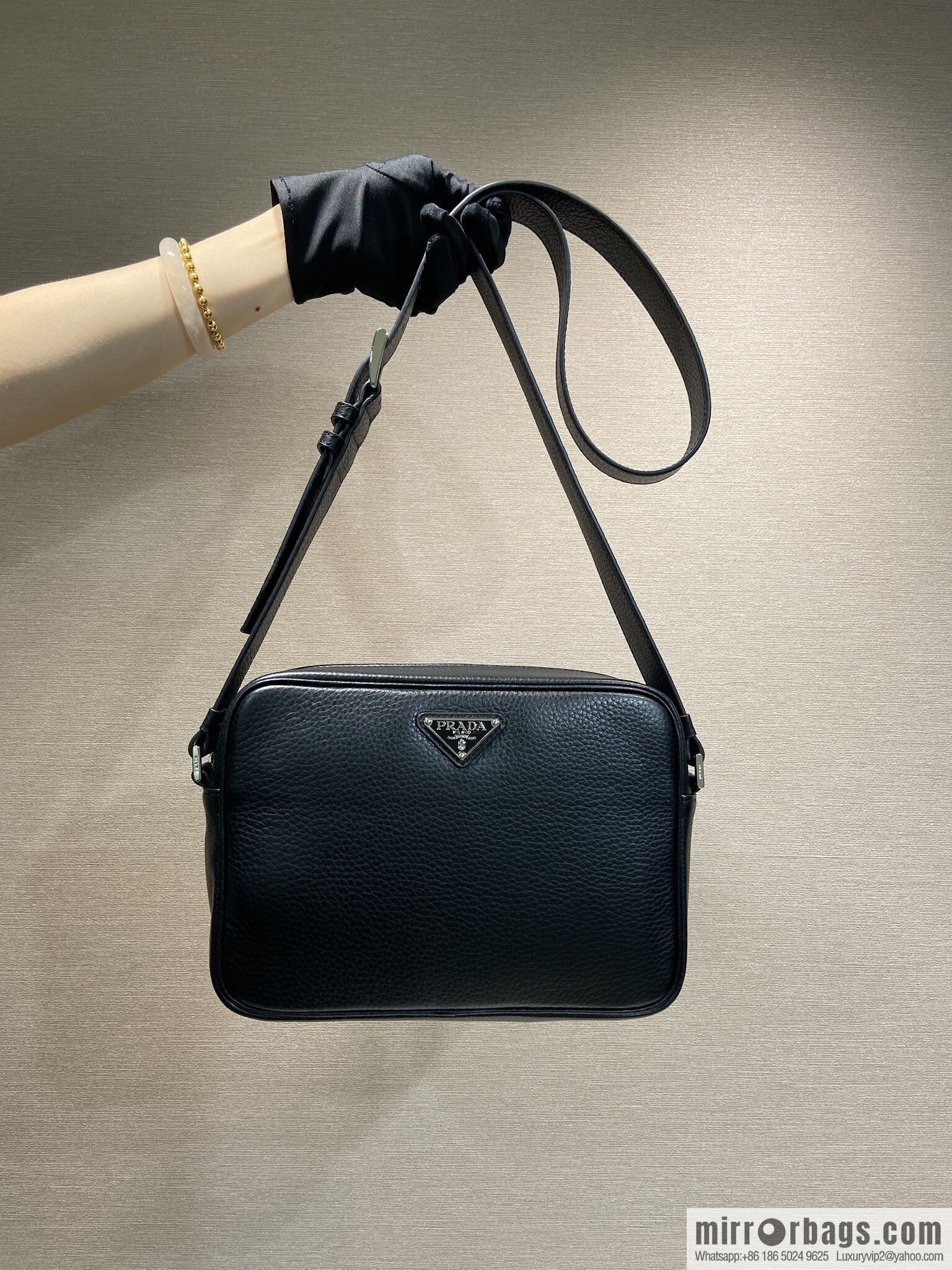 PRADA 🎉 new box bag 🎉 2VH189 🎉🎉 black
